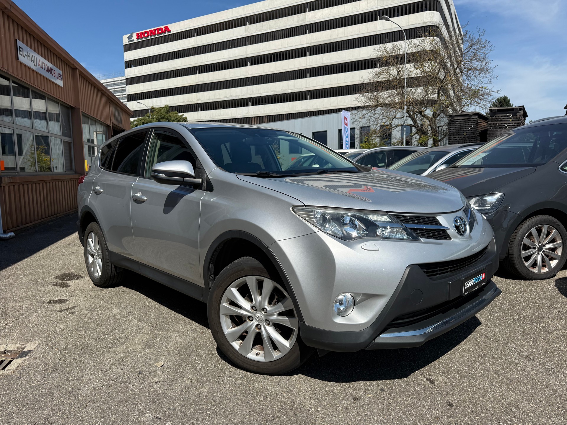 TOYOTA RAV-4 2.2D-4D Sol Premium-image-1