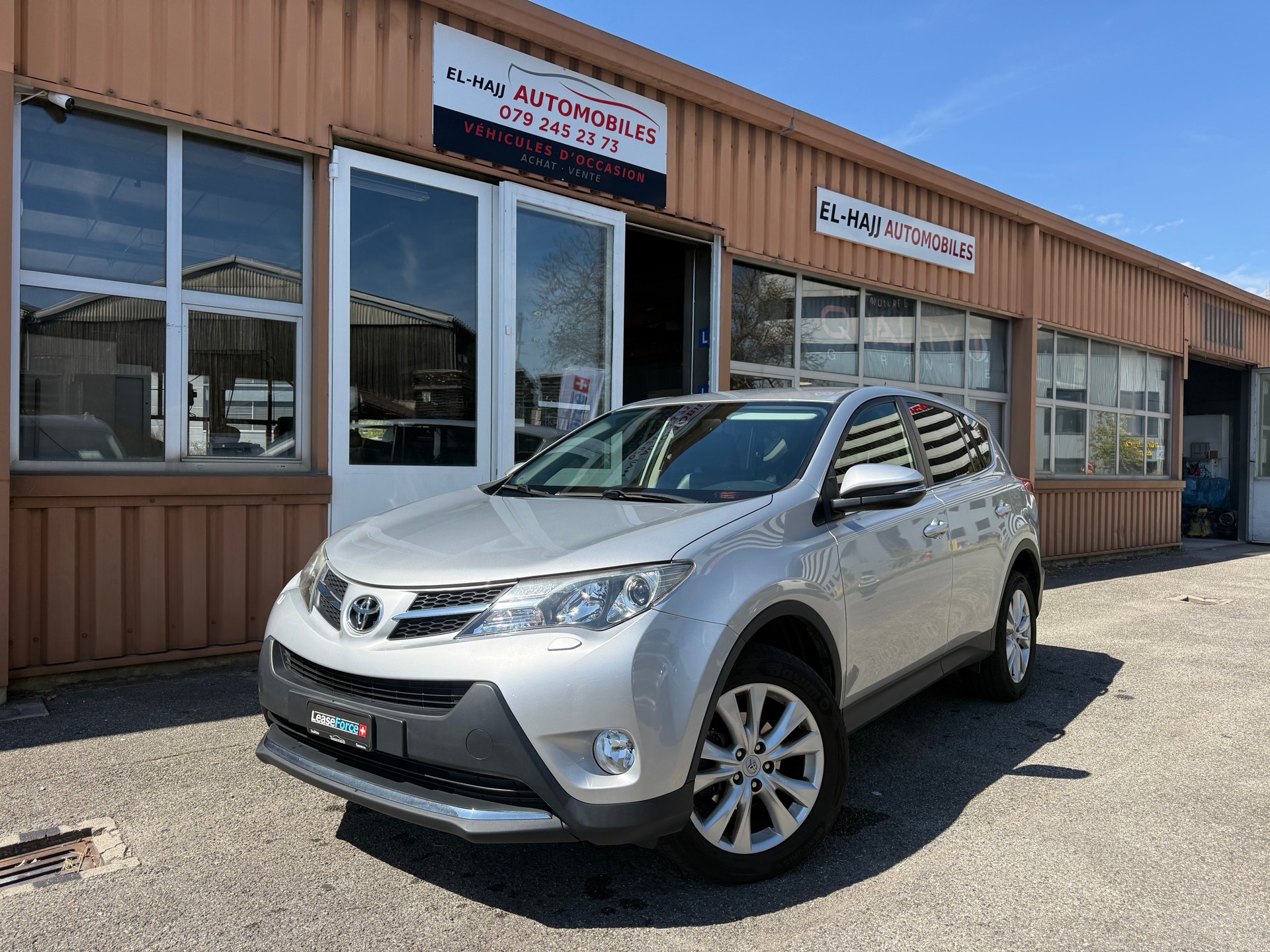 TOYOTA RAV-4 2.2D-4D Sol Premium-image-0