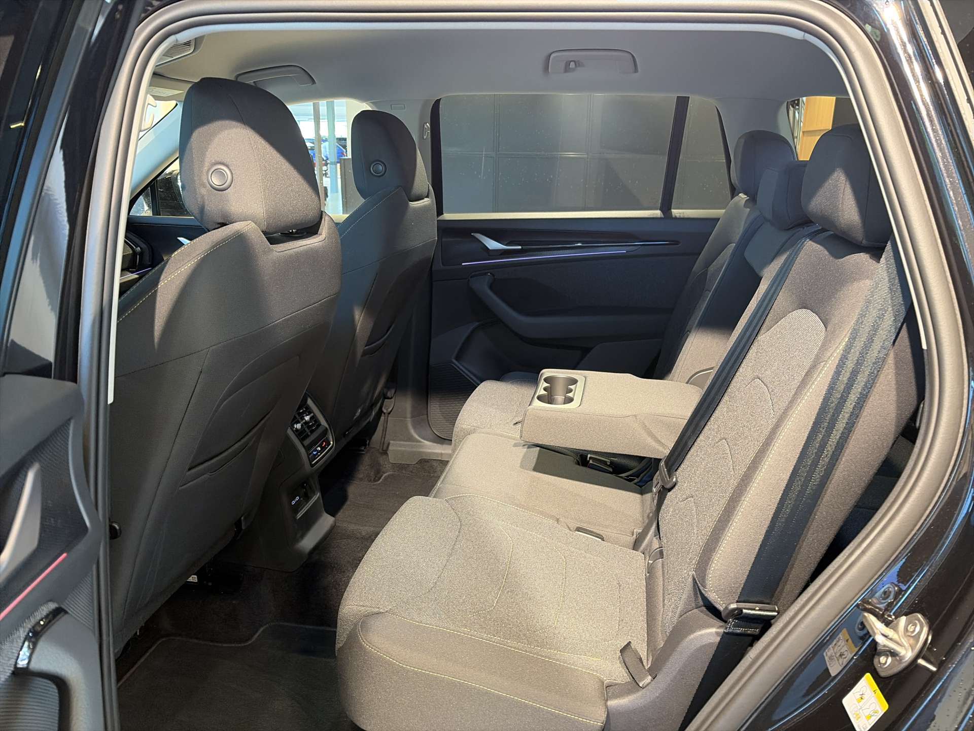 SKODA Kodiaq 2.0 TDi Selection 4x4 7-Plätzer DSG-Automat-image-13