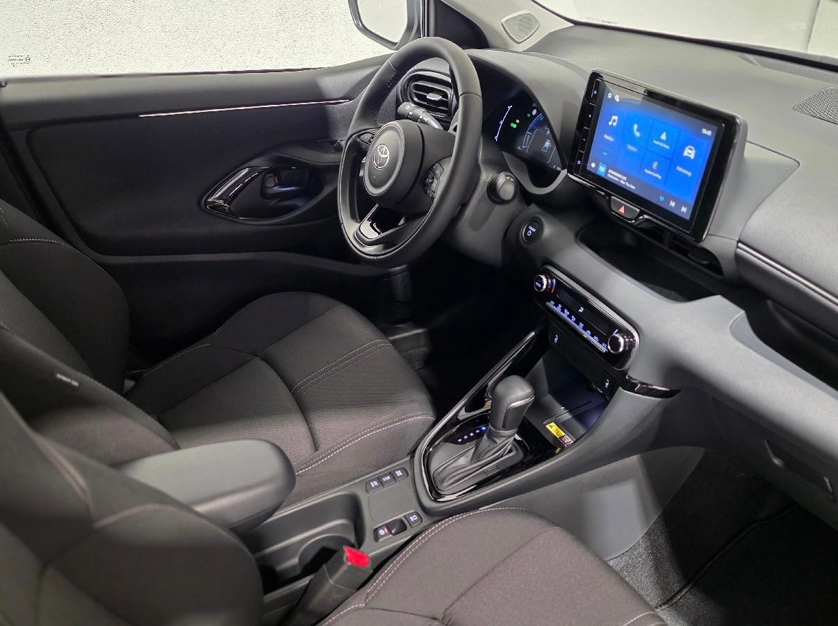 TOYOTA Yaris 1.5 VVT-i HSD CVT Teamplayer-image-13