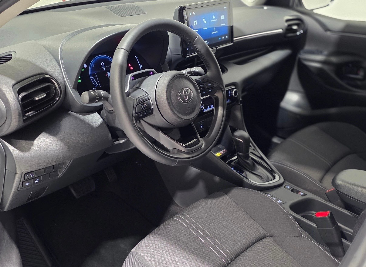 TOYOTA Yaris 1.5 VVT-i HSD CVT Teamplayer-showroom-element-3