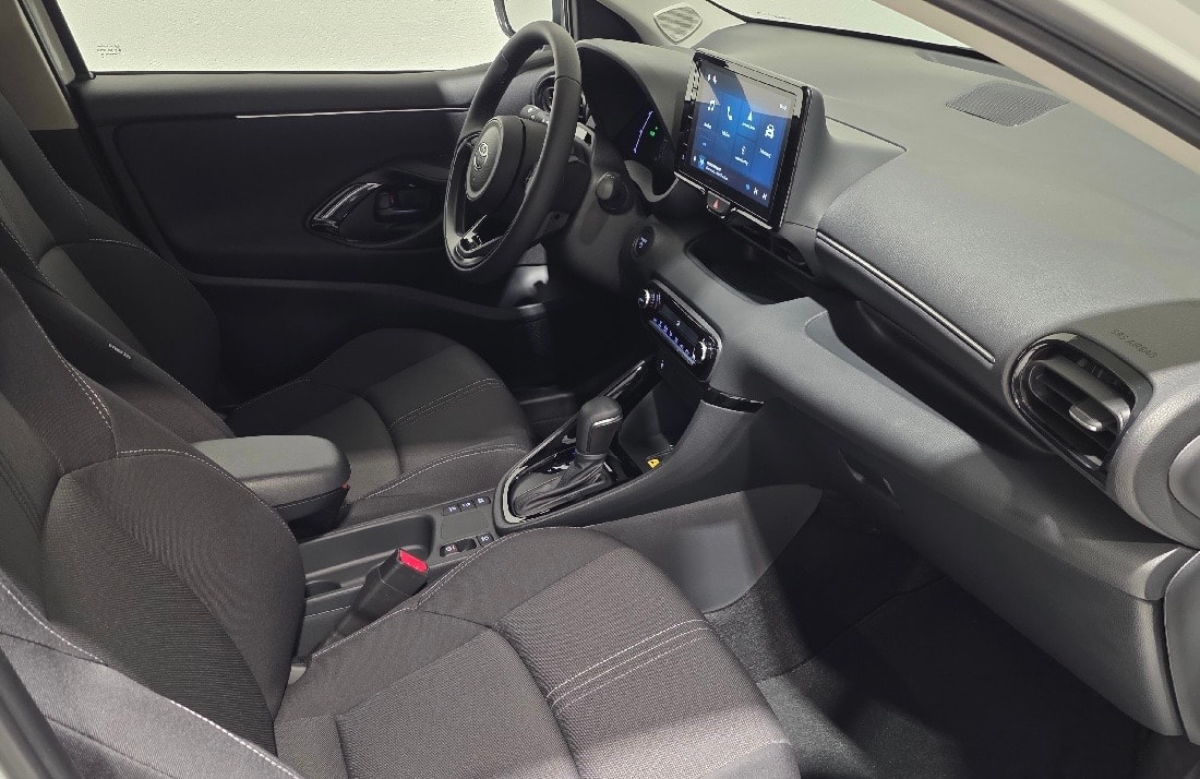 TOYOTA Yaris 1.5 VVT-i HSD CVT Teamplayer-image-14