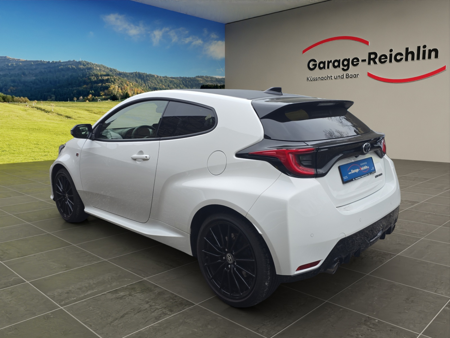 TOYOTA GR Yaris 1.6 Turbo Sport 4x4-image-2
