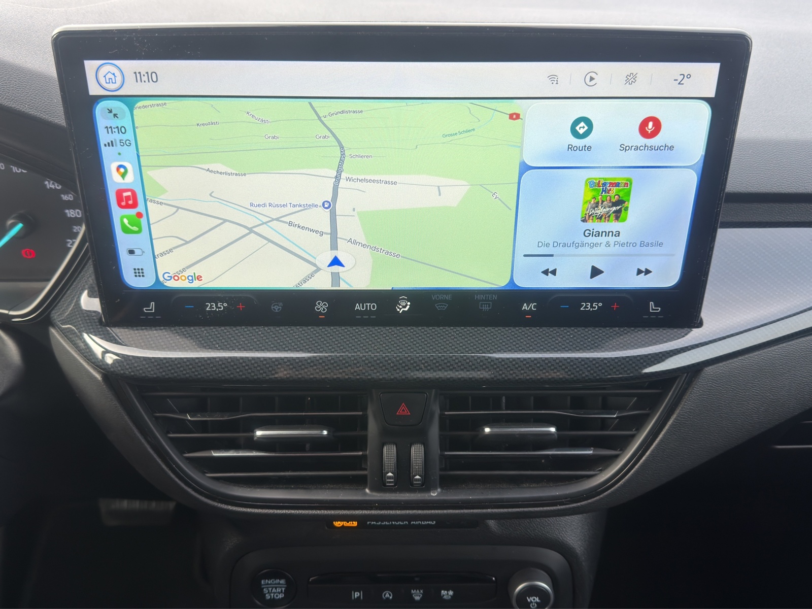 FORD Focus Station Wagon 1.0i EcoB Hybrid 155 ST-Line-image-12