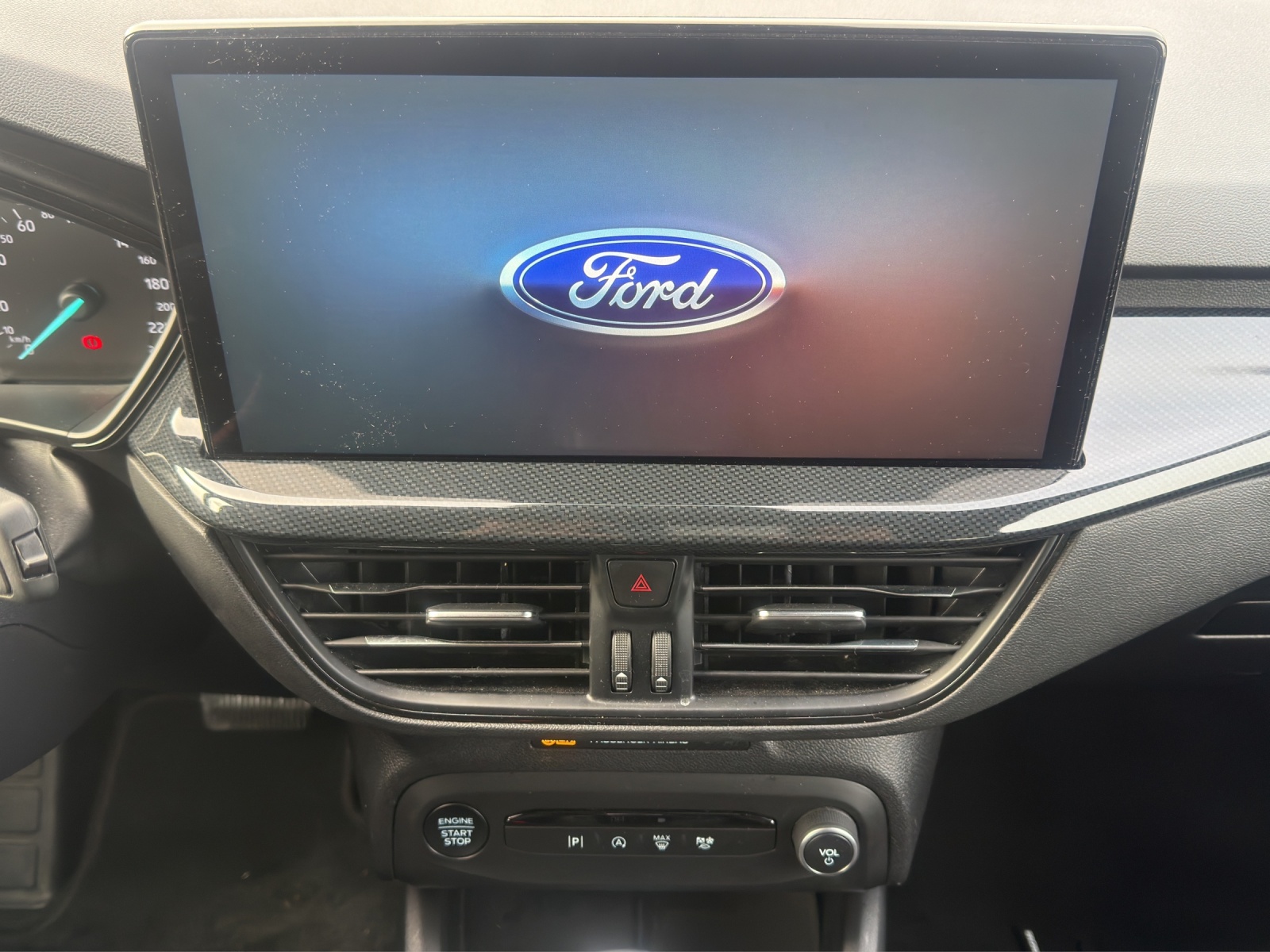 FORD Focus Station Wagon 1.0i EcoB Hybrid 155 ST-Line-image-11
