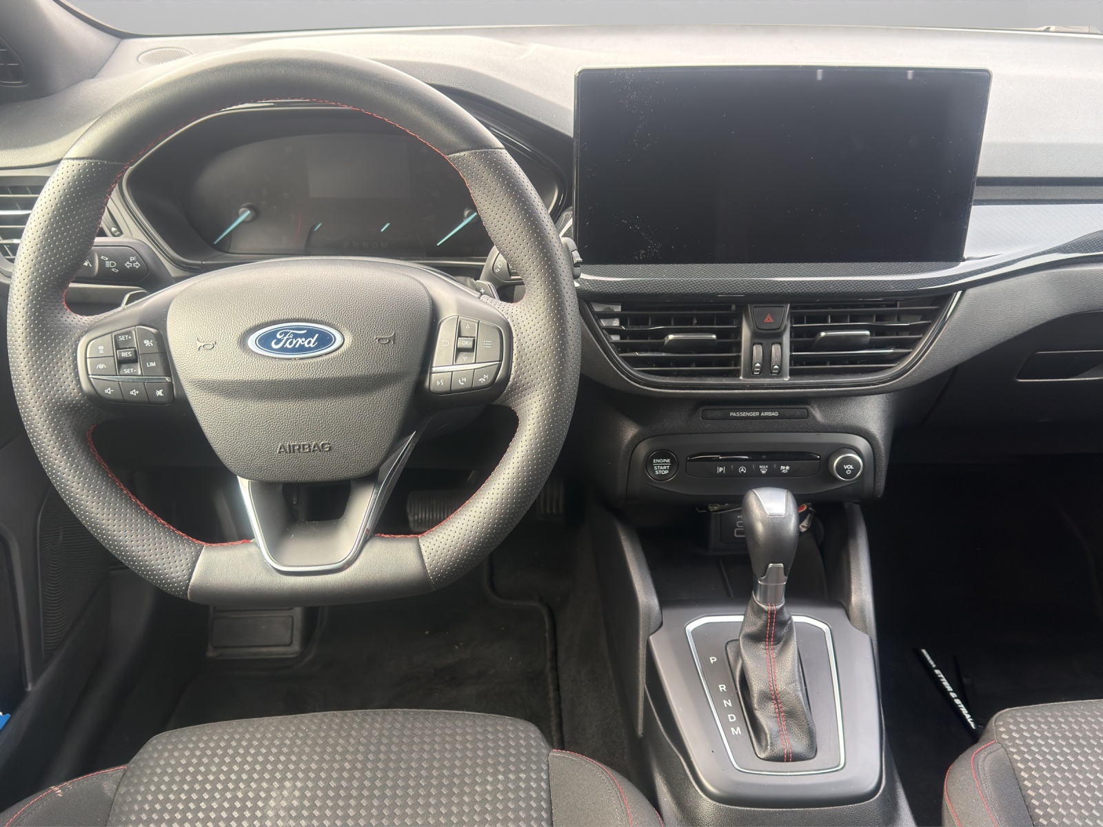 FORD Focus Station Wagon 1.0i EcoB Hybrid 155 ST-Line-image-10