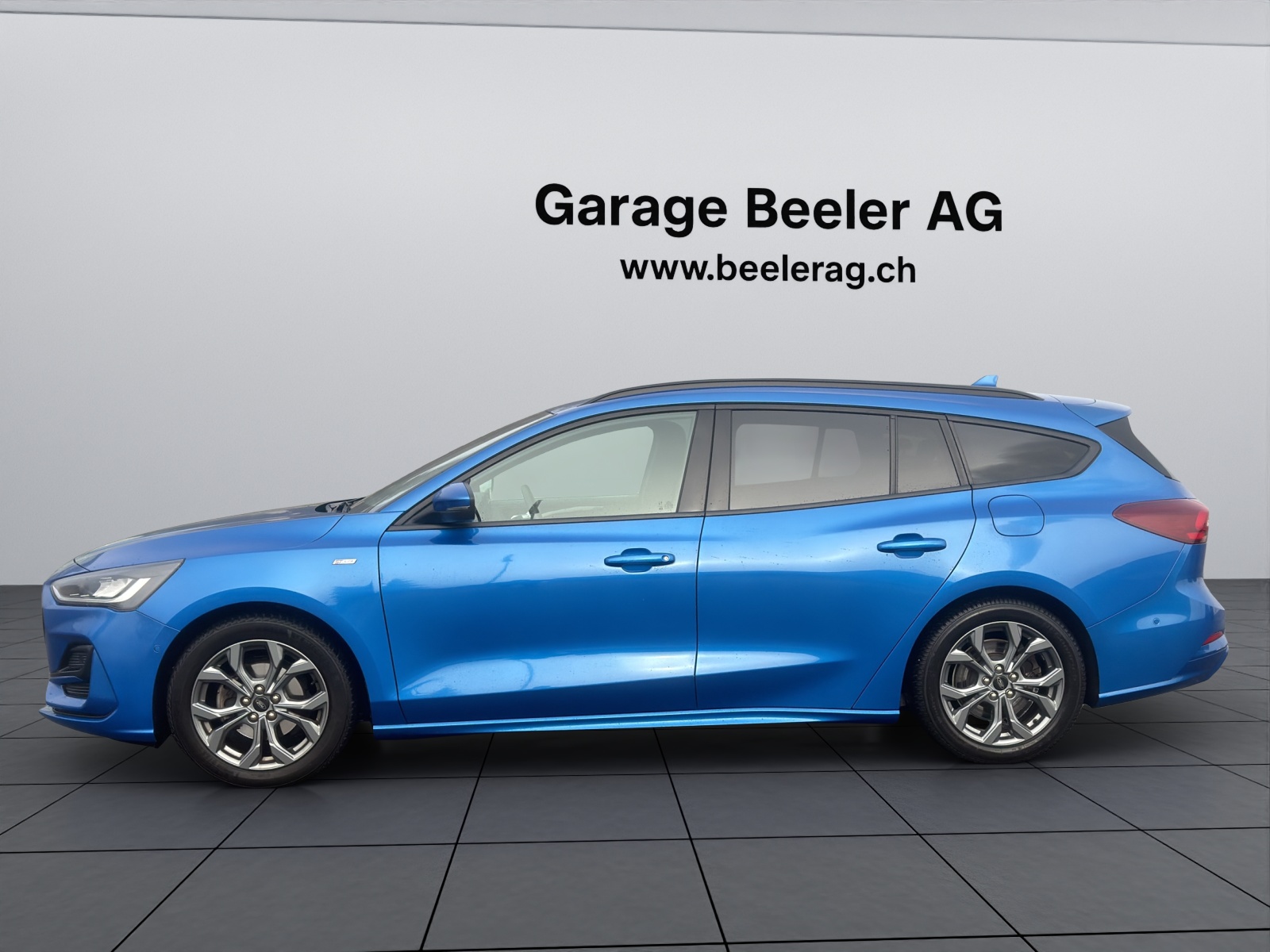 FORD Focus Station Wagon 1.0i EcoB Hybrid 155 ST-Line-image-7