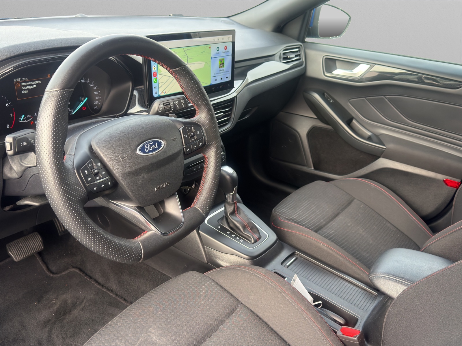 FORD Focus Station Wagon 1.0i EcoB Hybrid 155 ST-Line-image-8
