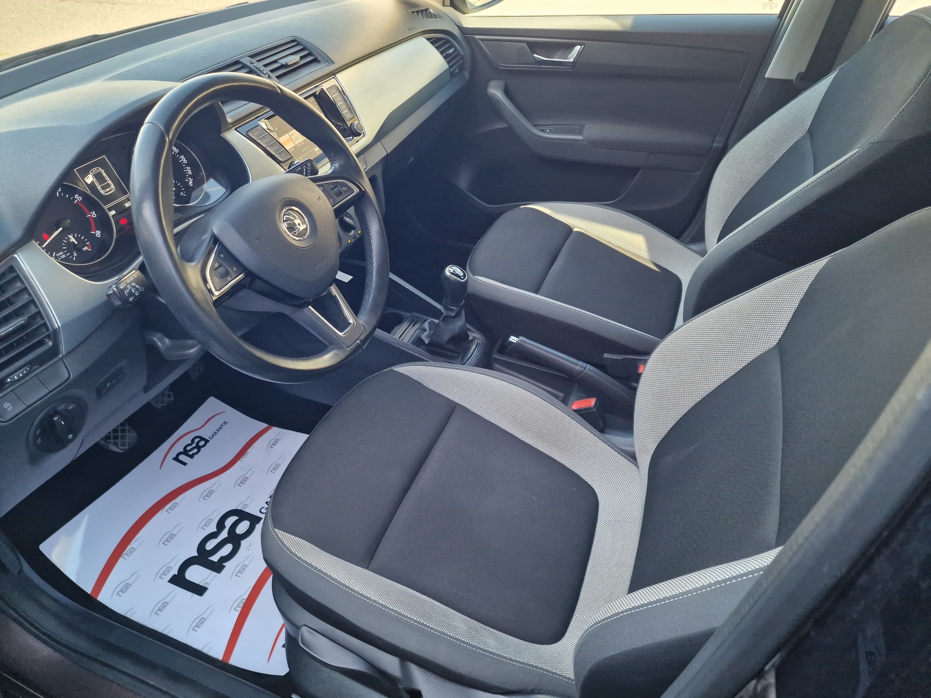 SKODA Fabia 1.2 TSI Ambition-image-6