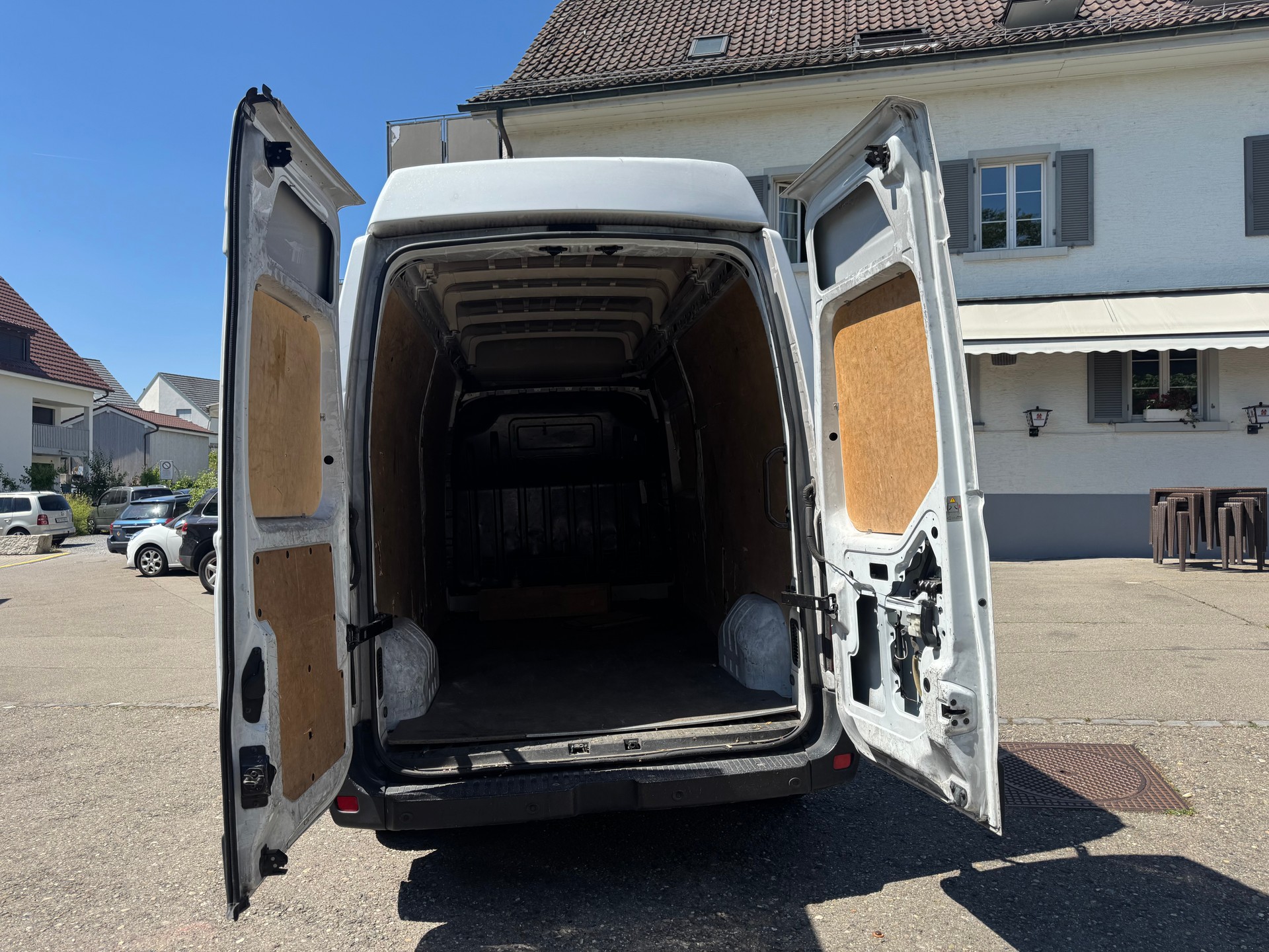 RENAULT Master T35 ENERGY 2.3dCi 150 L2H2-image-4