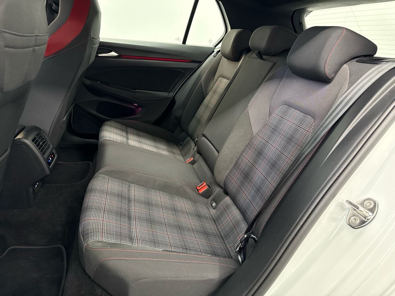 VW Golf 2.0 TSI GTI DSG-image-11