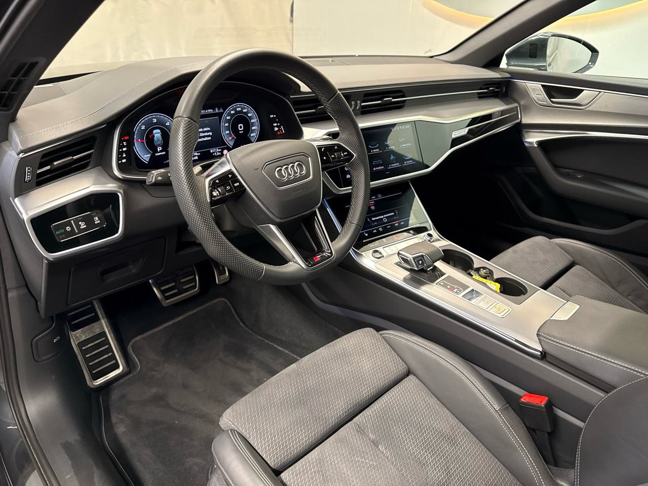 VW A6 Avant 40 TDI S line quattro S-tronic-image-2