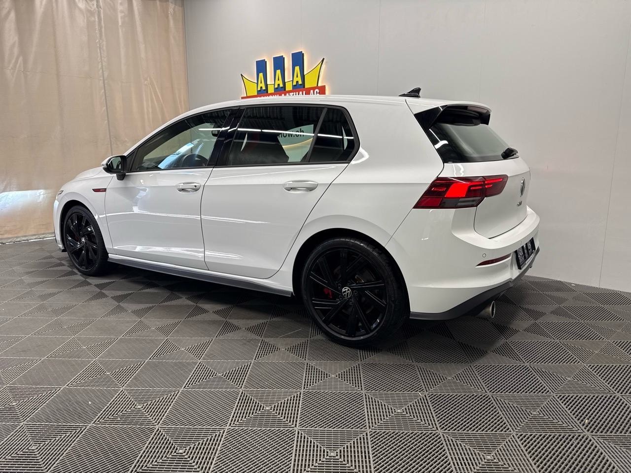 VW Golf 2.0 TSI GTI DSG-image-1