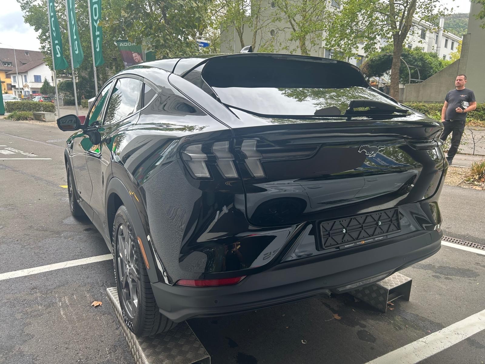FORD Mustang MACH-E RWD 91 kWh-image-3