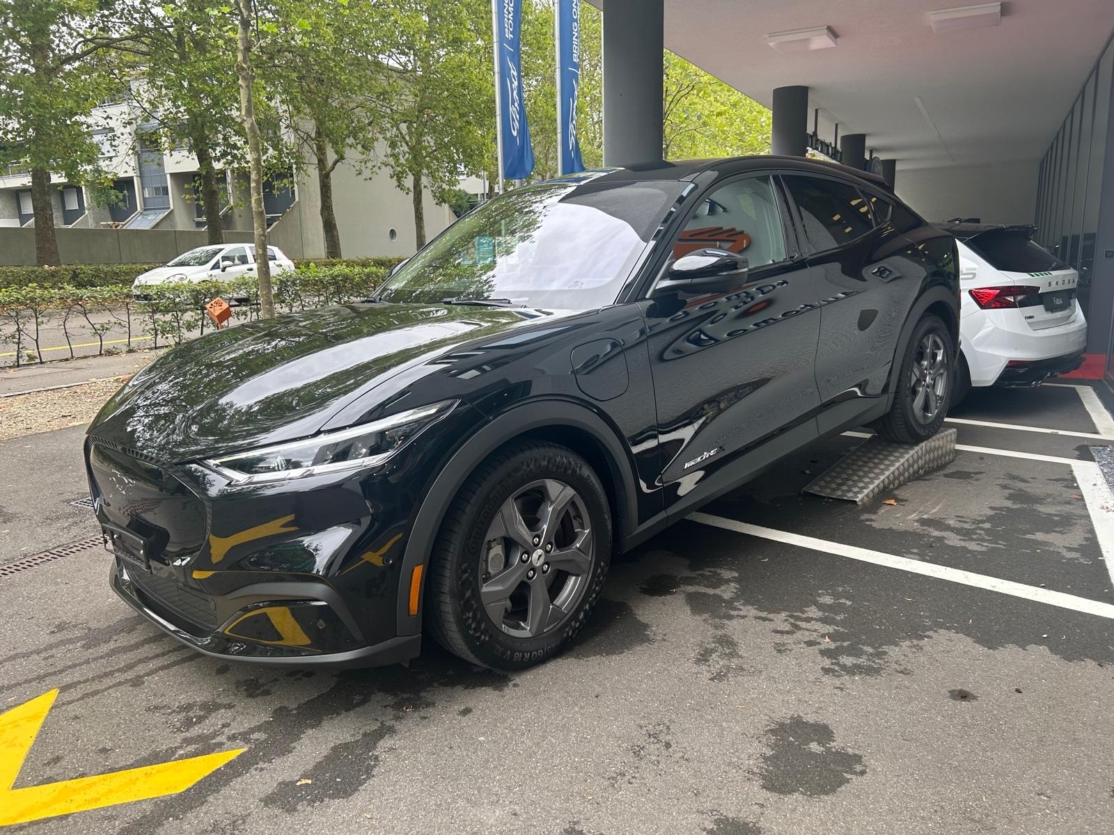 FORD Mustang MACH-E RWD 91 kWh-image-9