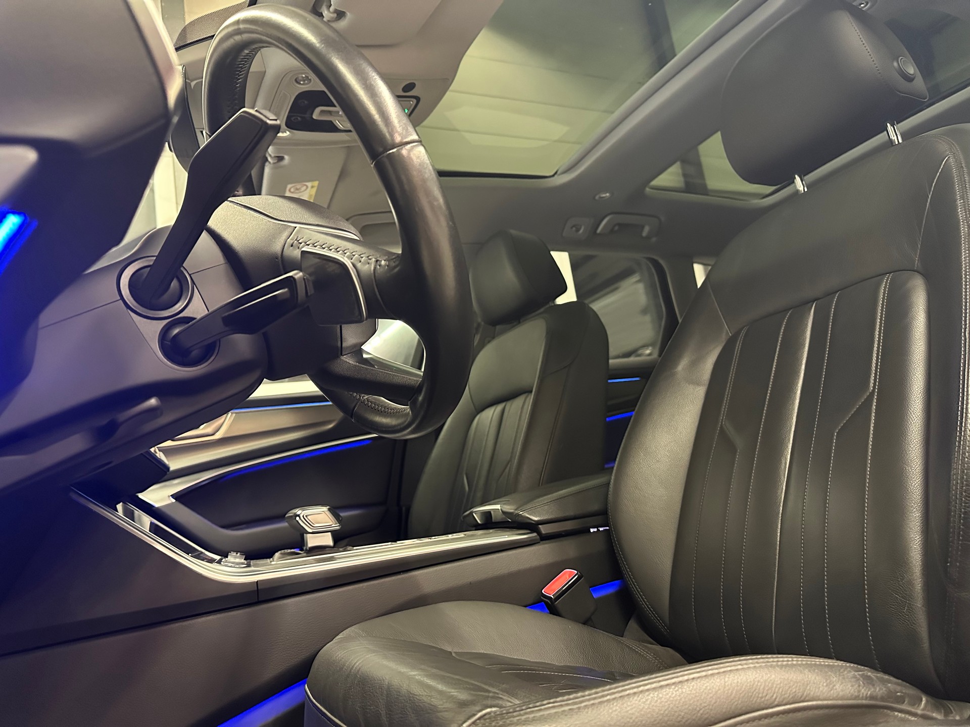 AUDI A6 Avant 45 TFSI Design quattro S-tronic-image-4