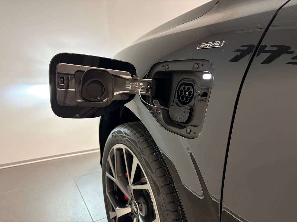 AUDI Q3 Sportback e-hybrid 200 kW S tronig-image-11