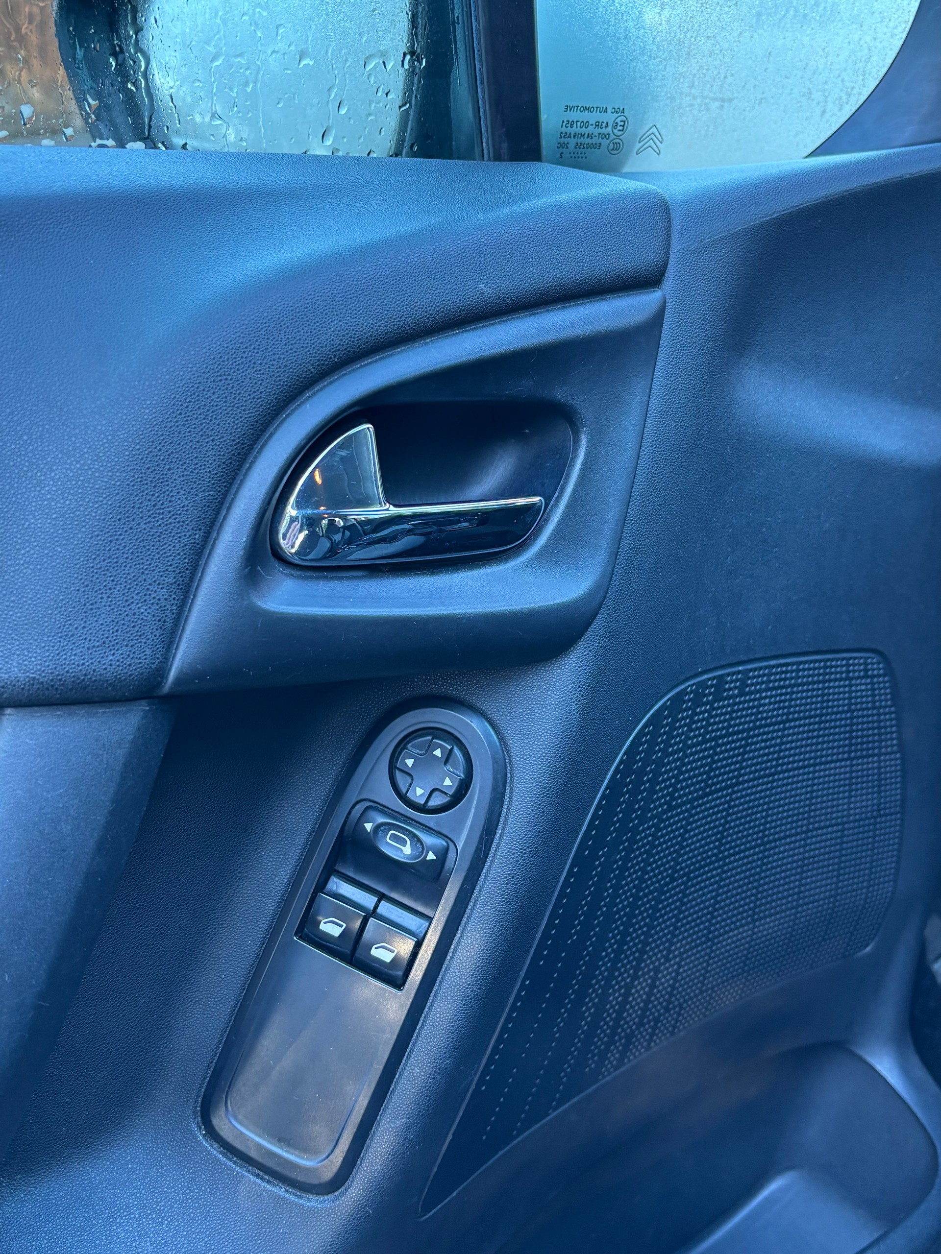 CITROEN C3 1.4i Attraction-image-10