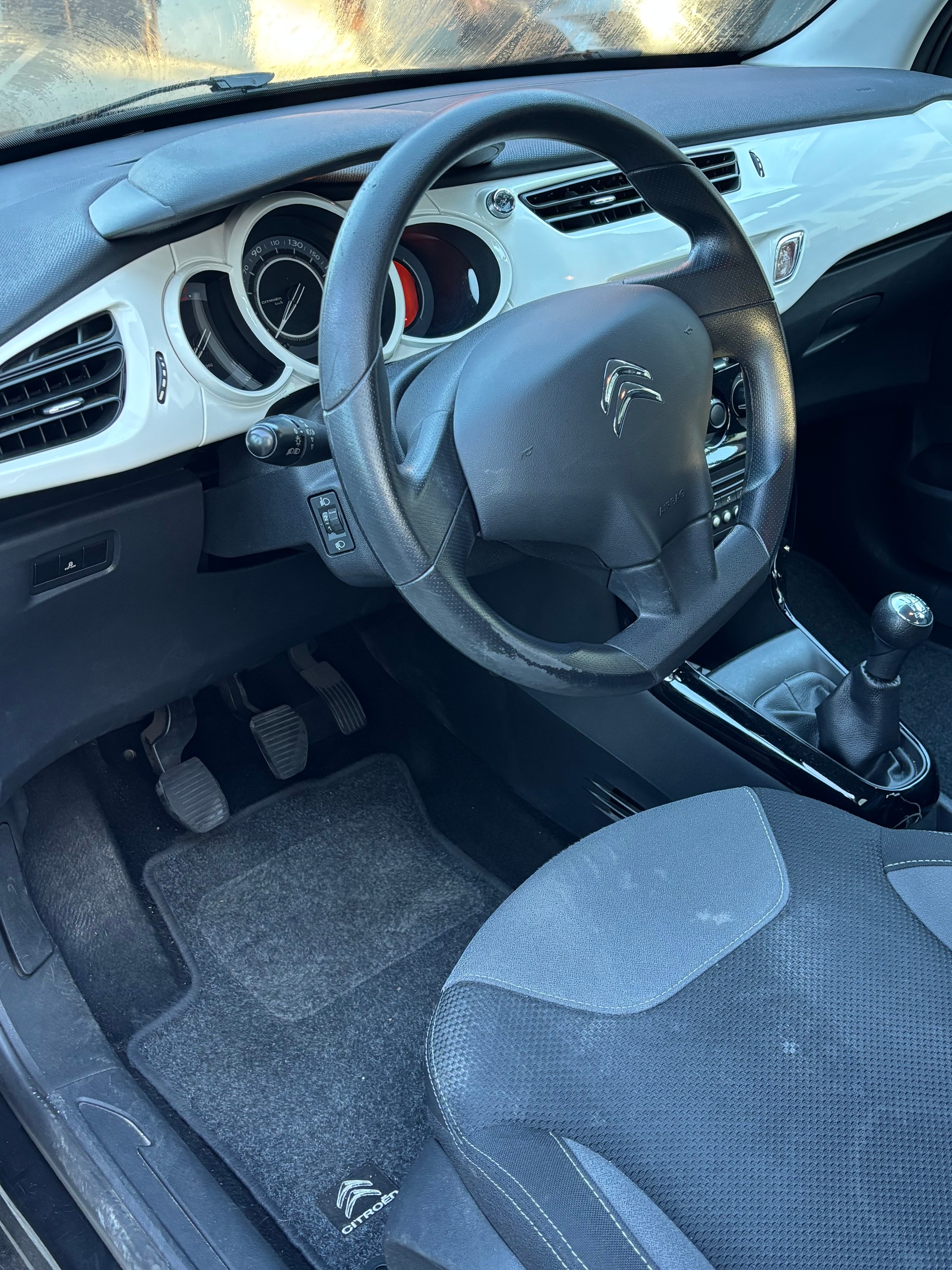 CITROEN C3 1.4i Attraction-image-6