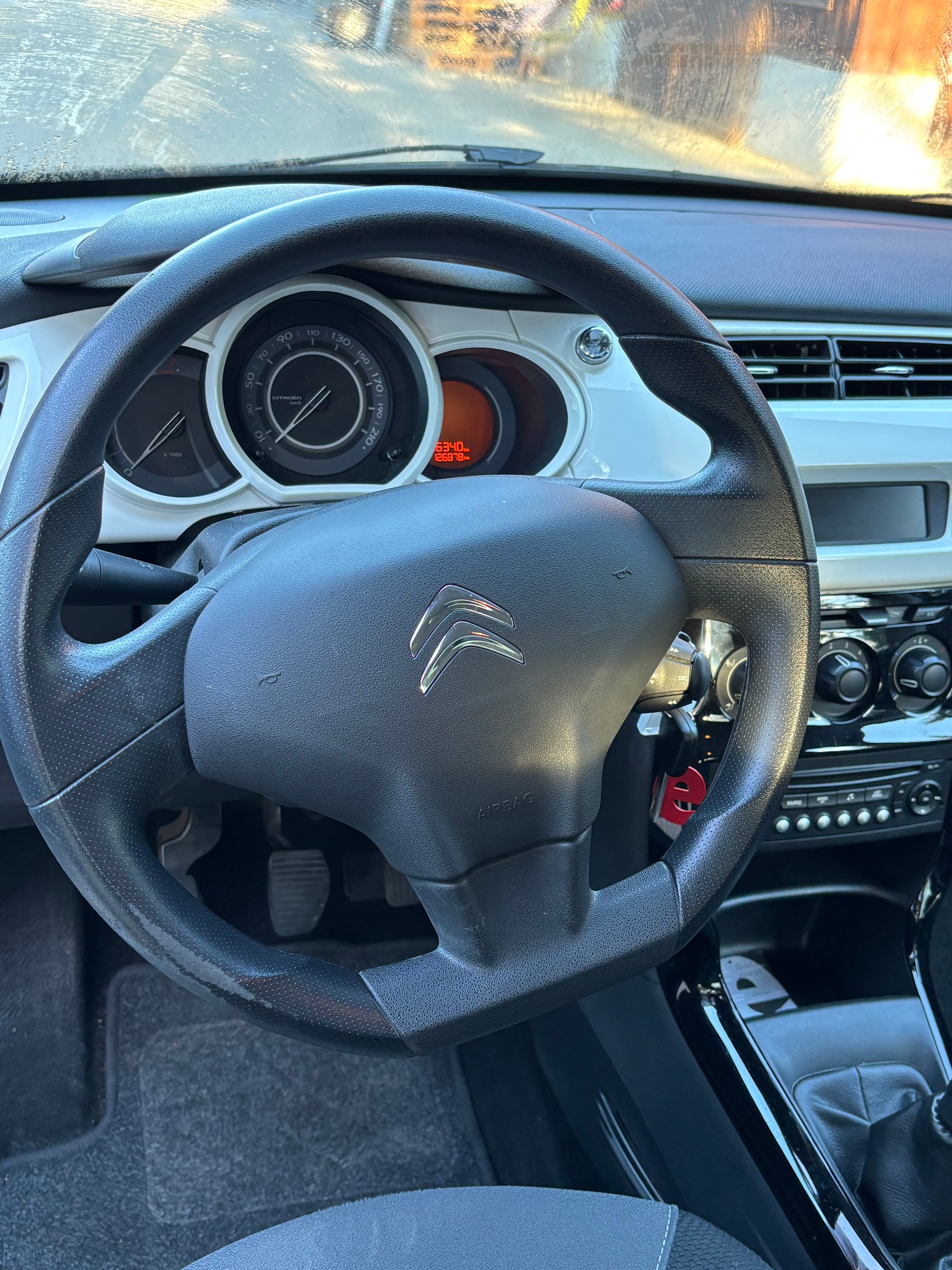 CITROEN C3 1.4i Attraction-image-7