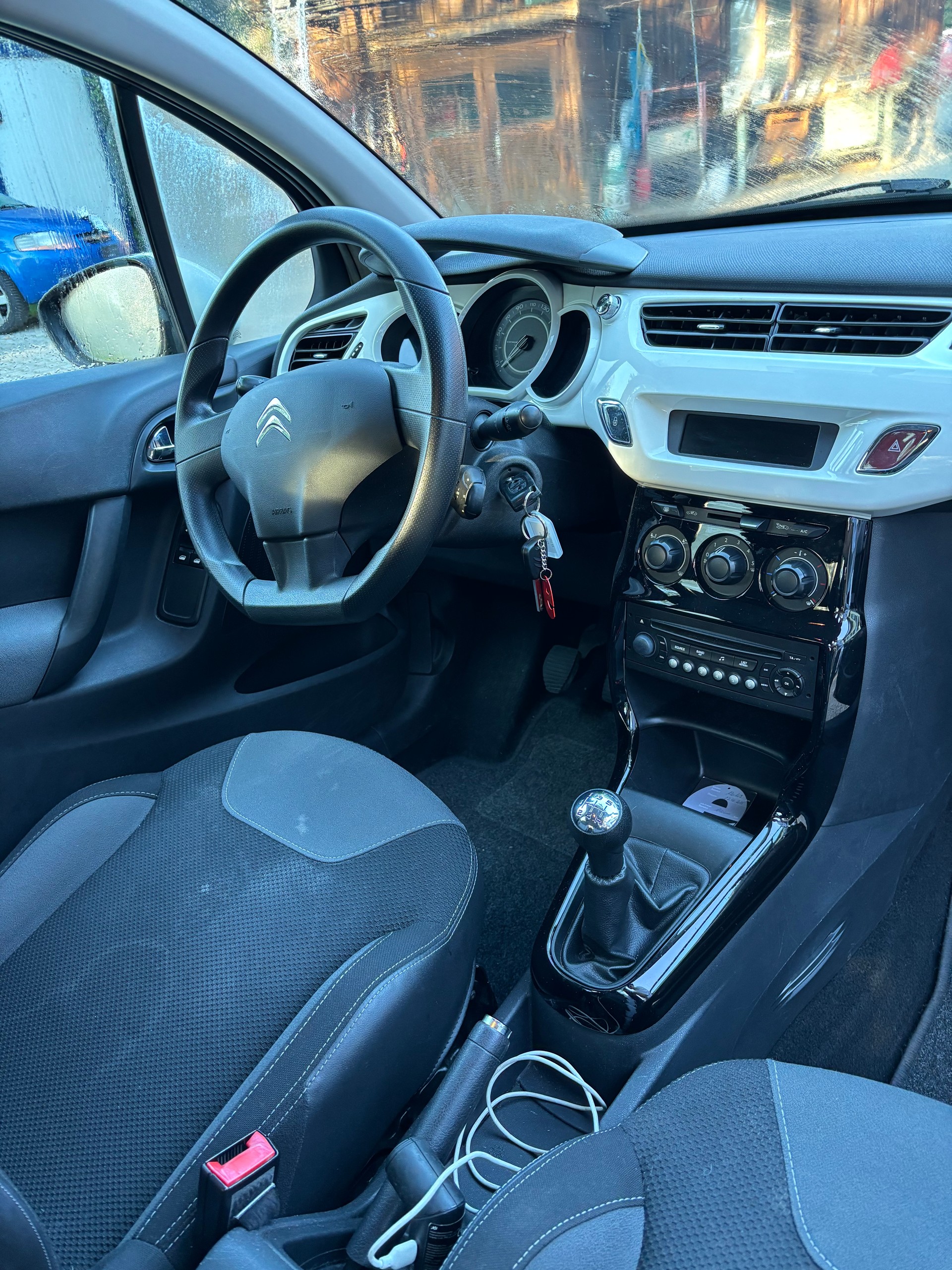 CITROEN C3 1.4i Attraction-image-5