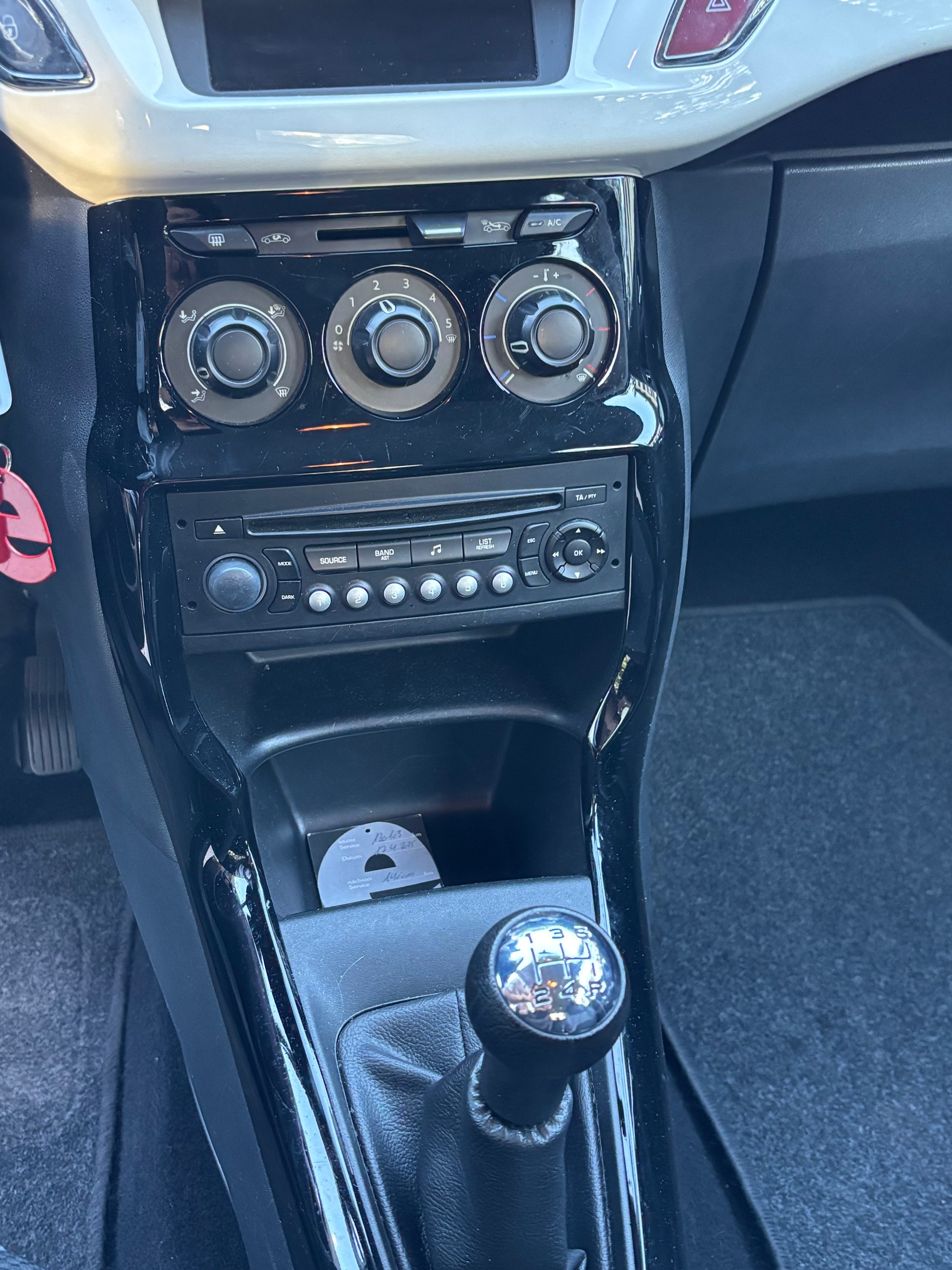 CITROEN C3 1.4i Attraction-image-8