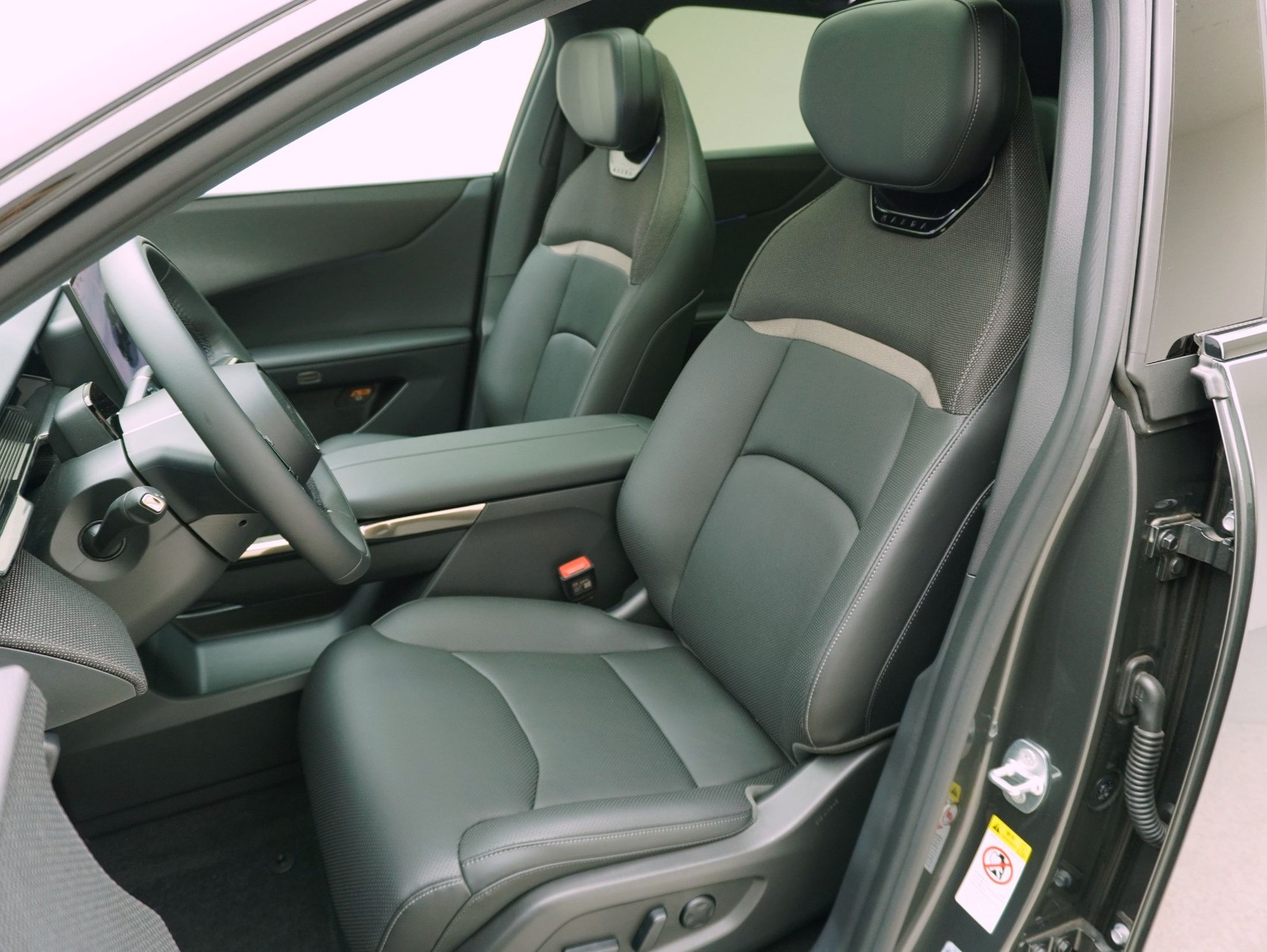 MAZDA CX-6e Takumi-image-11