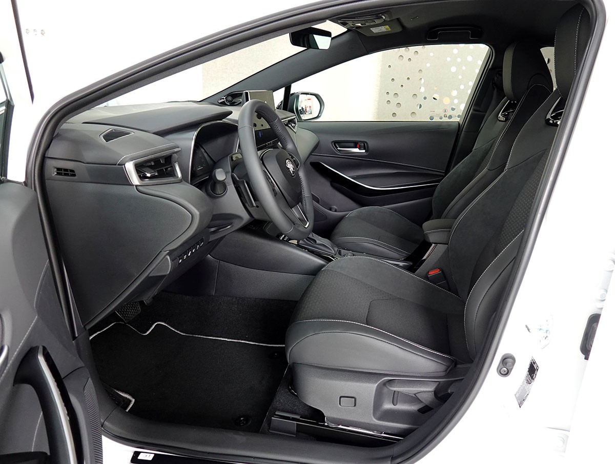 TOYOTA Corolla Touring Sports 2.0 HSD Premium e-CVT-image-6