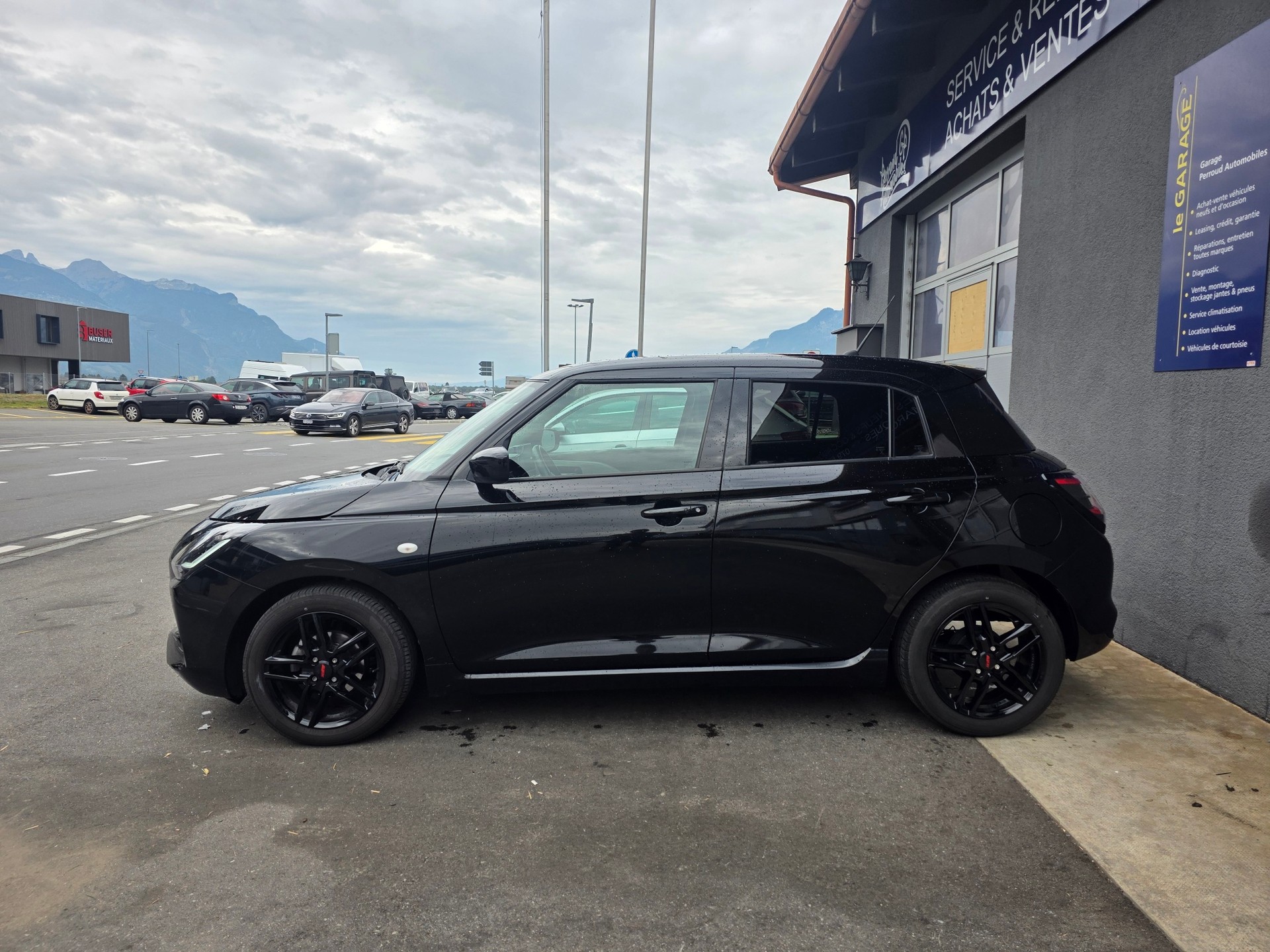 SUZUKI Swift 1.2 1st Edition Top Hybrid CVT-image-1