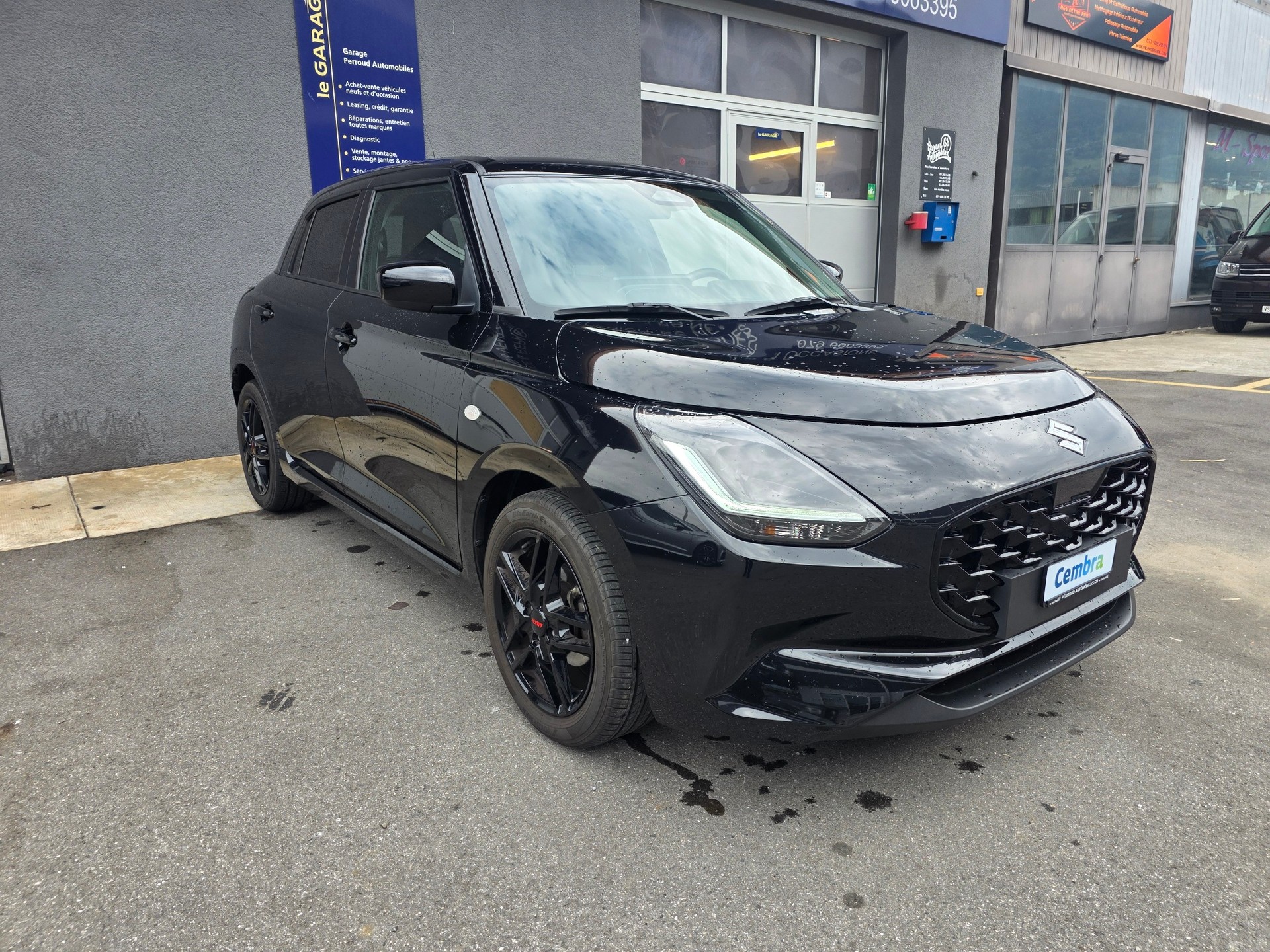 SUZUKI Swift 1.2 1st Edition Top Hybrid CVT-image-6