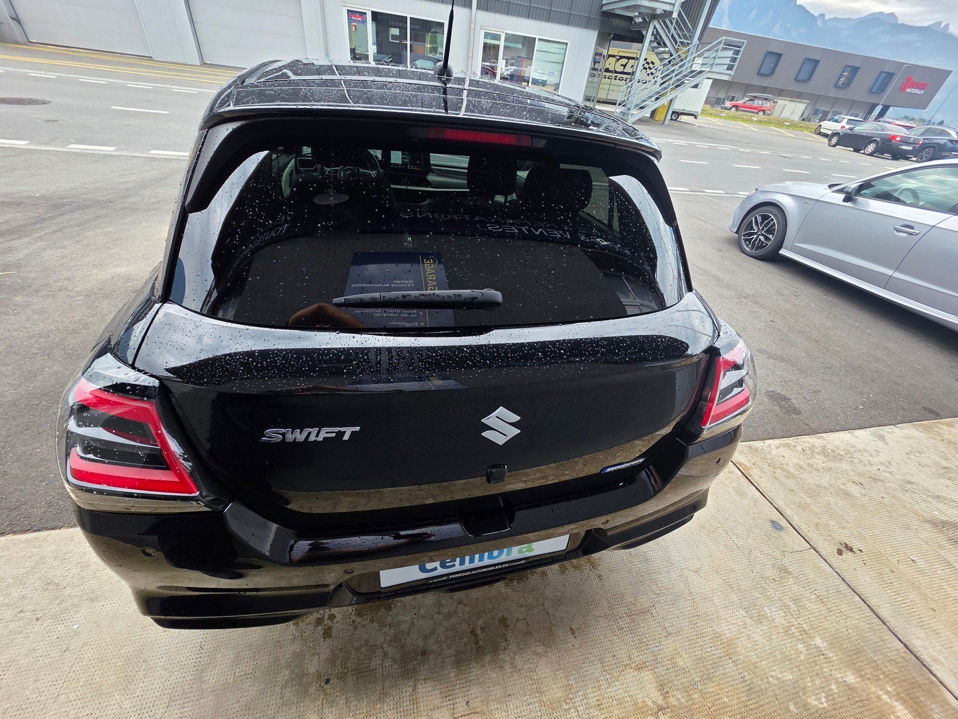 SUZUKI Swift 1.2 1st Edition Top Hybrid CVT-image-3
