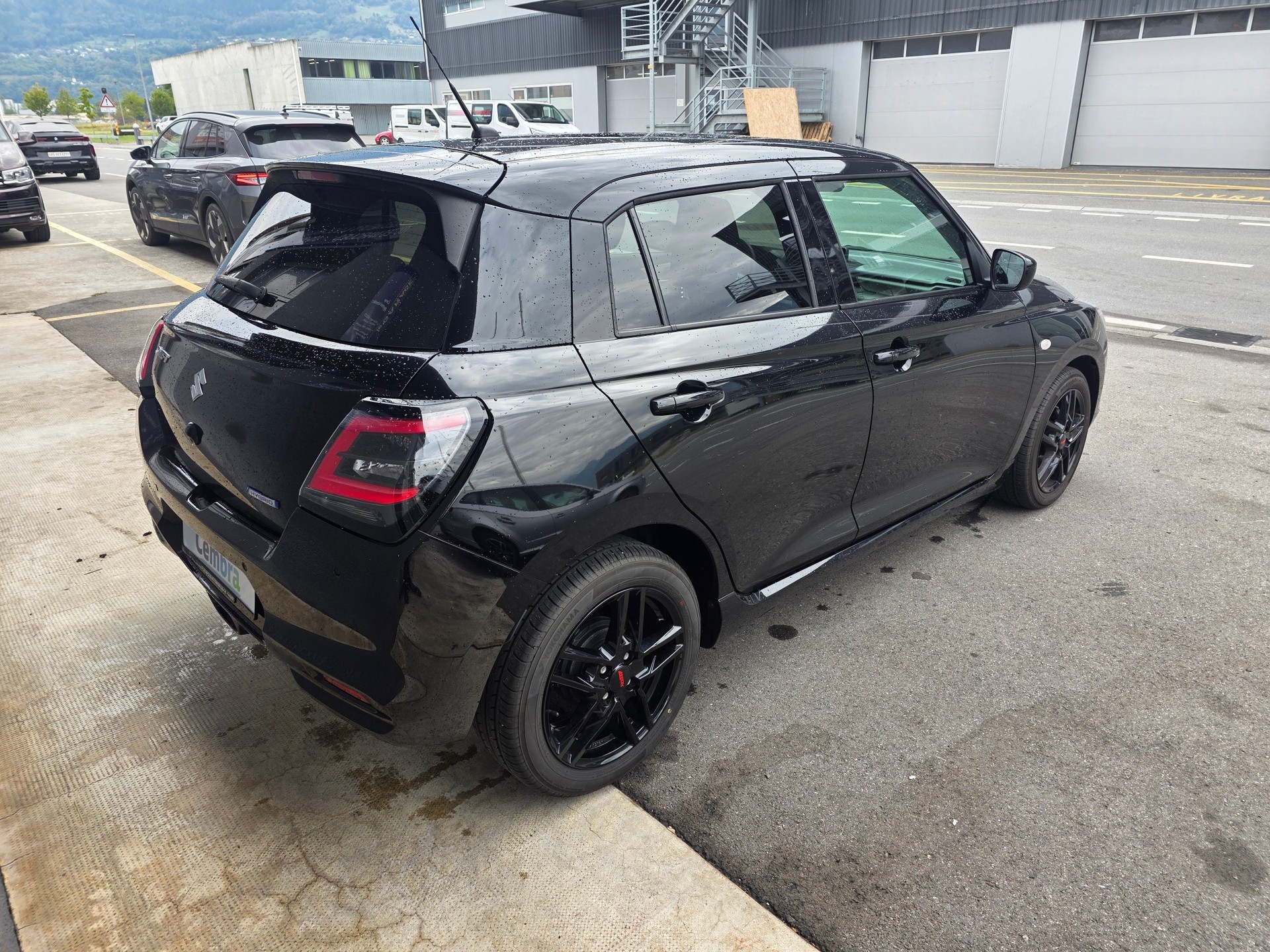 SUZUKI Swift 1.2 1st Edition Top Hybrid CVT-image-4