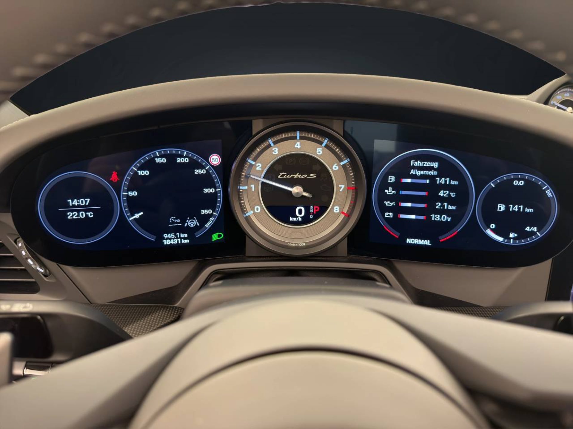 PORSCHE 911 Turbo S Cabriolet-image-20