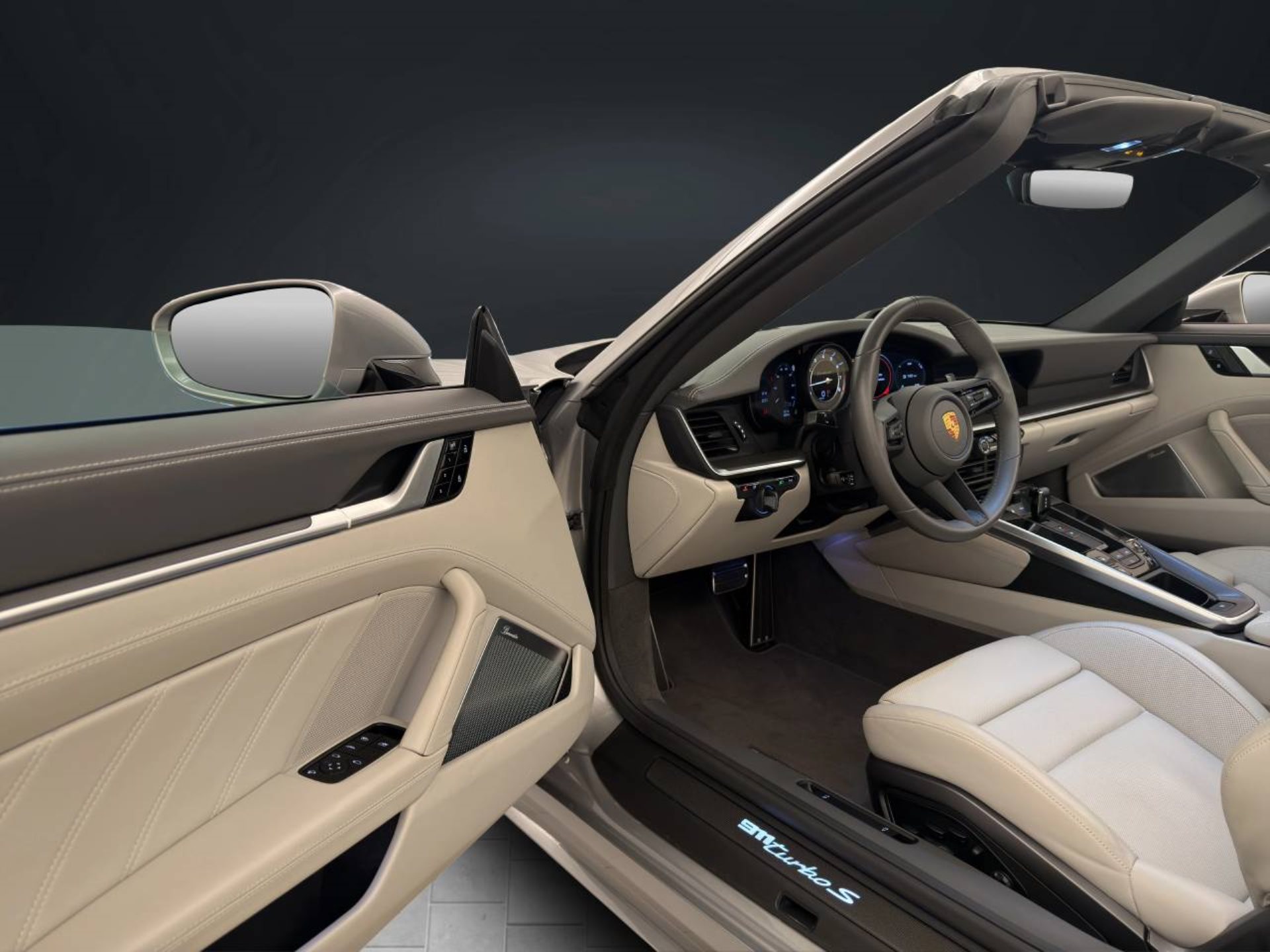 PORSCHE 911 Turbo S Cabriolet-image-3