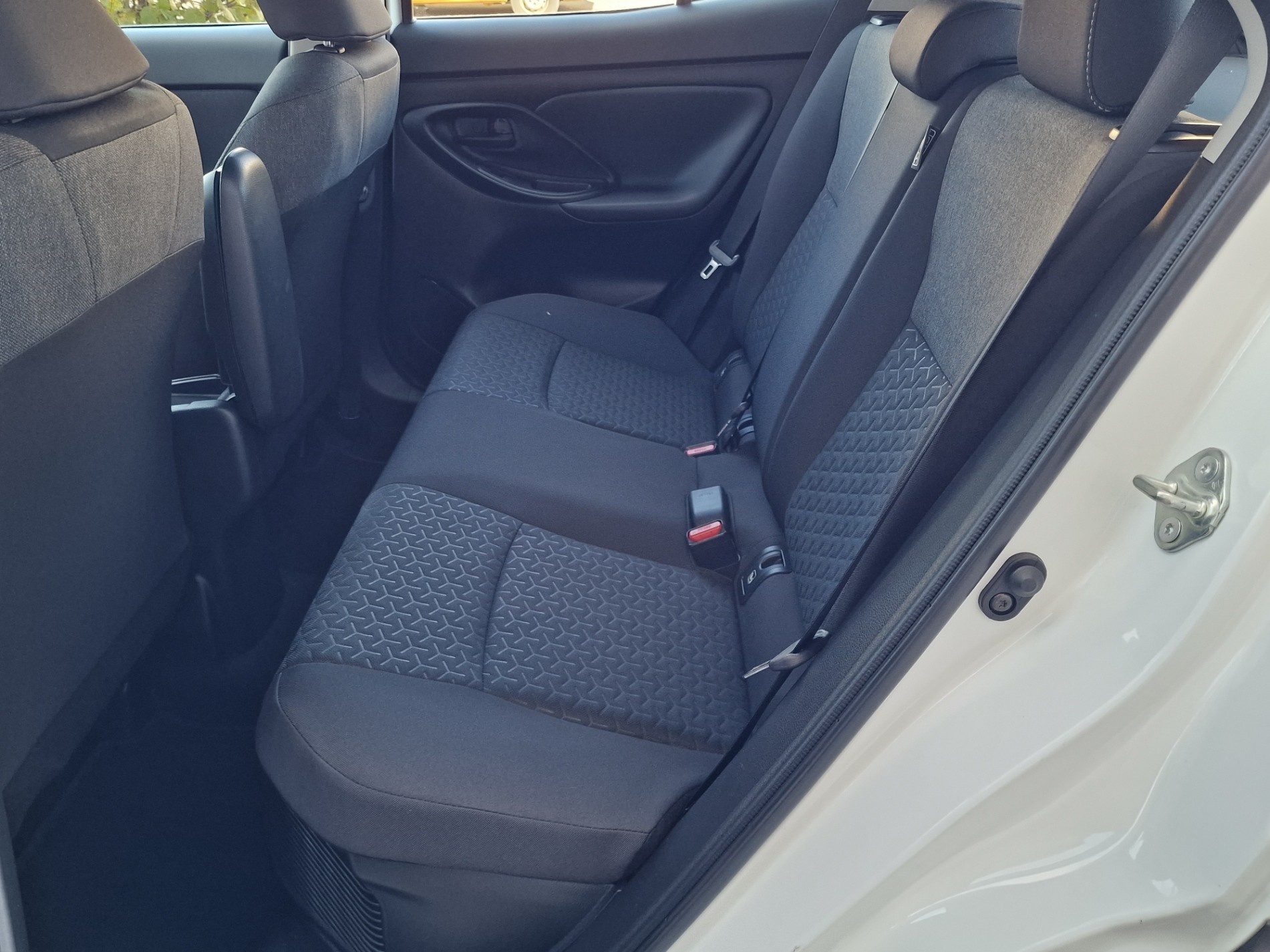 TOYOTA Yaris Cross 1.5 Trend e-CVT AWDi-image-12
