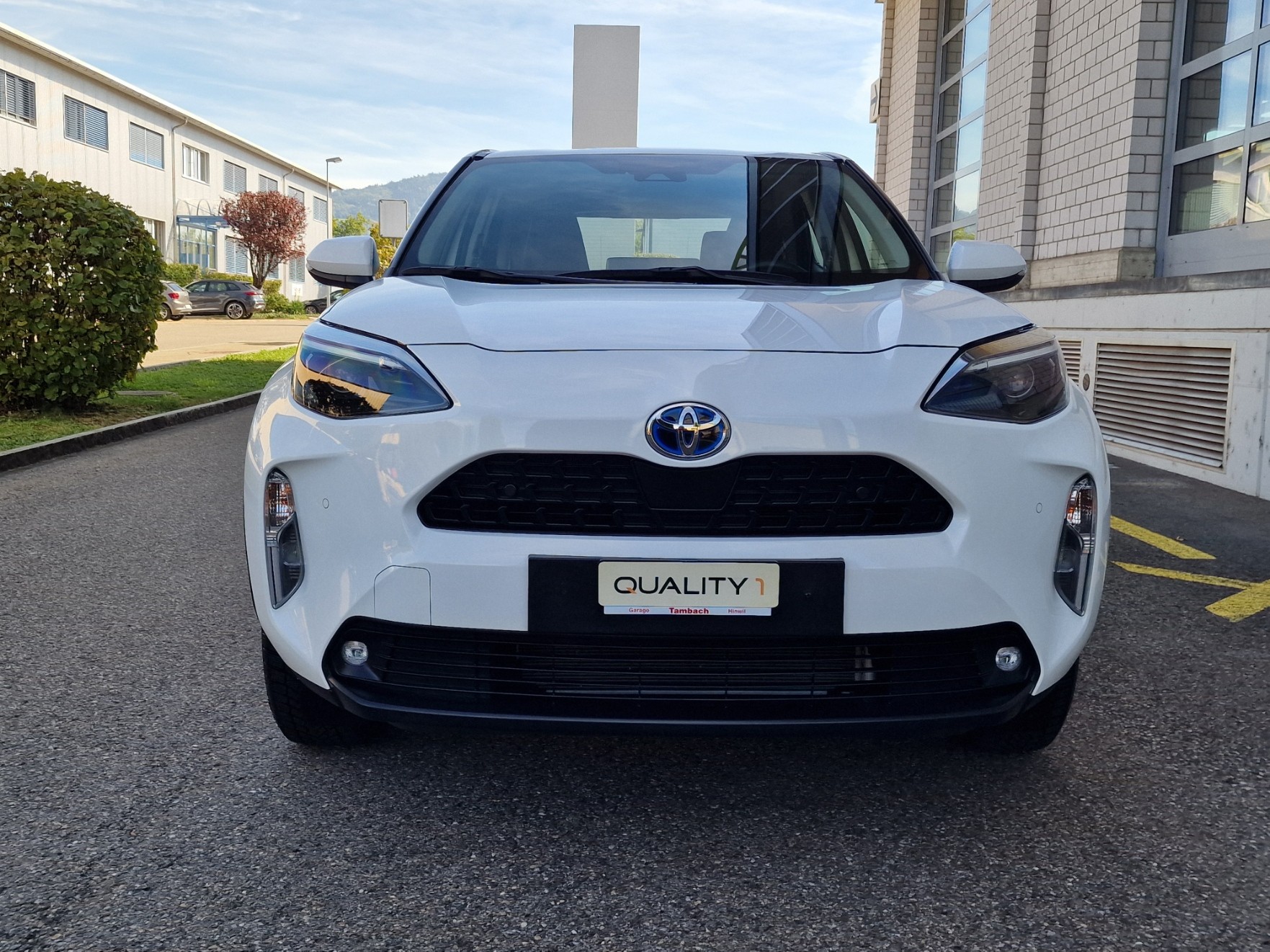 TOYOTA Yaris Cross 1.5 Trend e-CVT AWDi-image-2