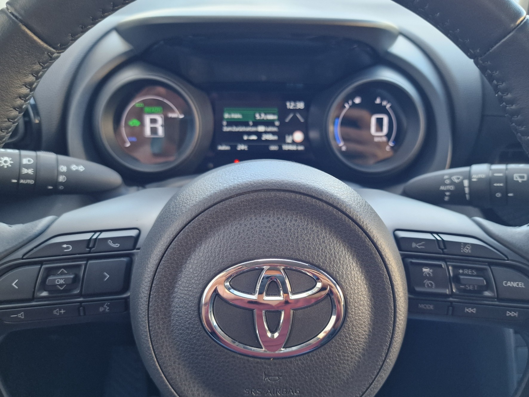 TOYOTA Yaris Cross 1.5 Trend e-CVT AWDi-image-10