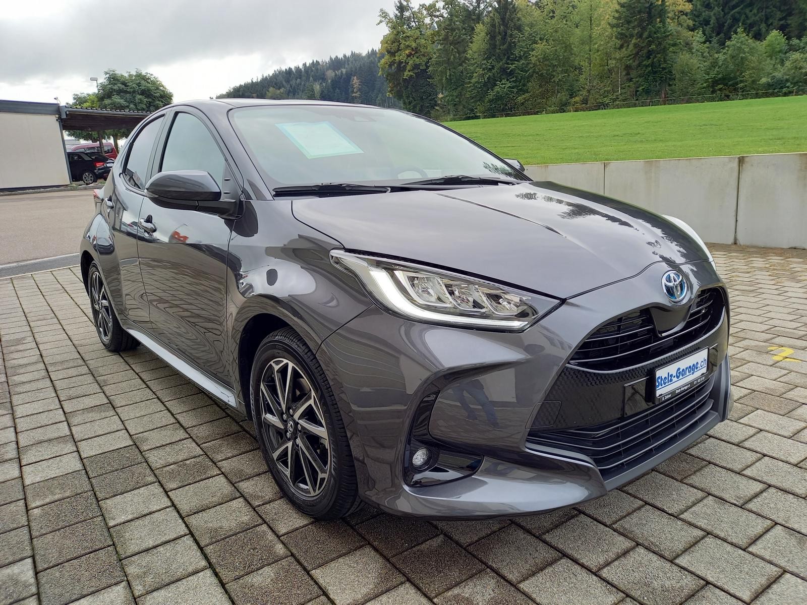 TOYOTA Yaris 1.5 Trend e-CVT-image-3