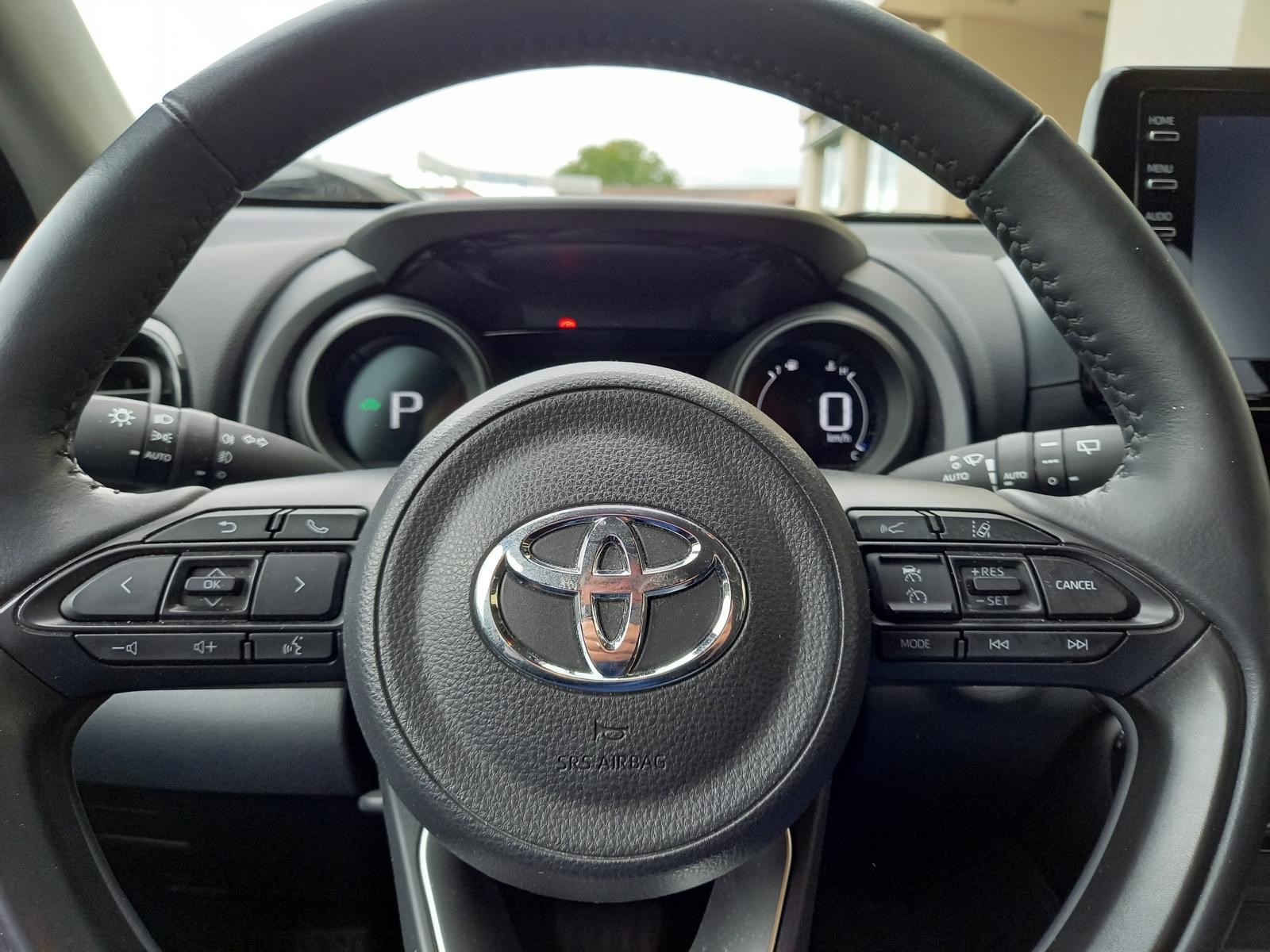 TOYOTA Yaris 1.5 Trend e-CVT-image-5