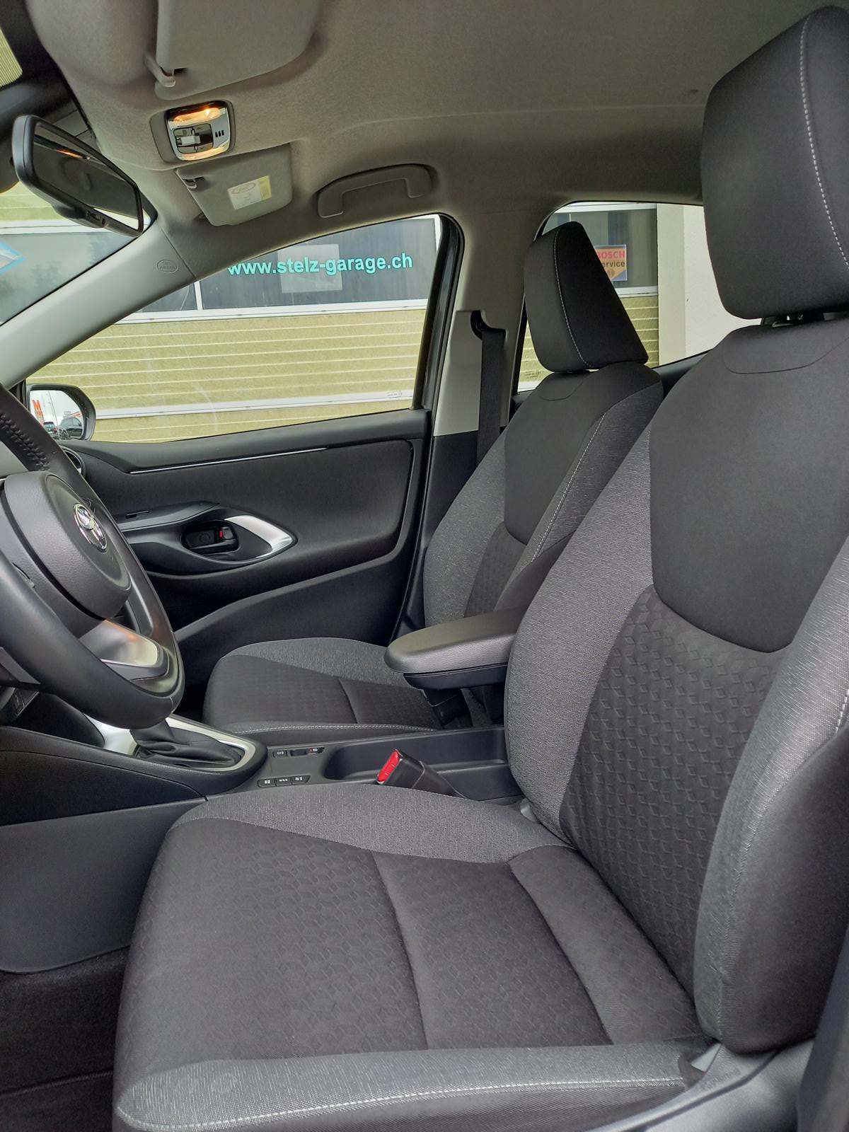 TOYOTA Yaris 1.5 Trend e-CVT-image-10