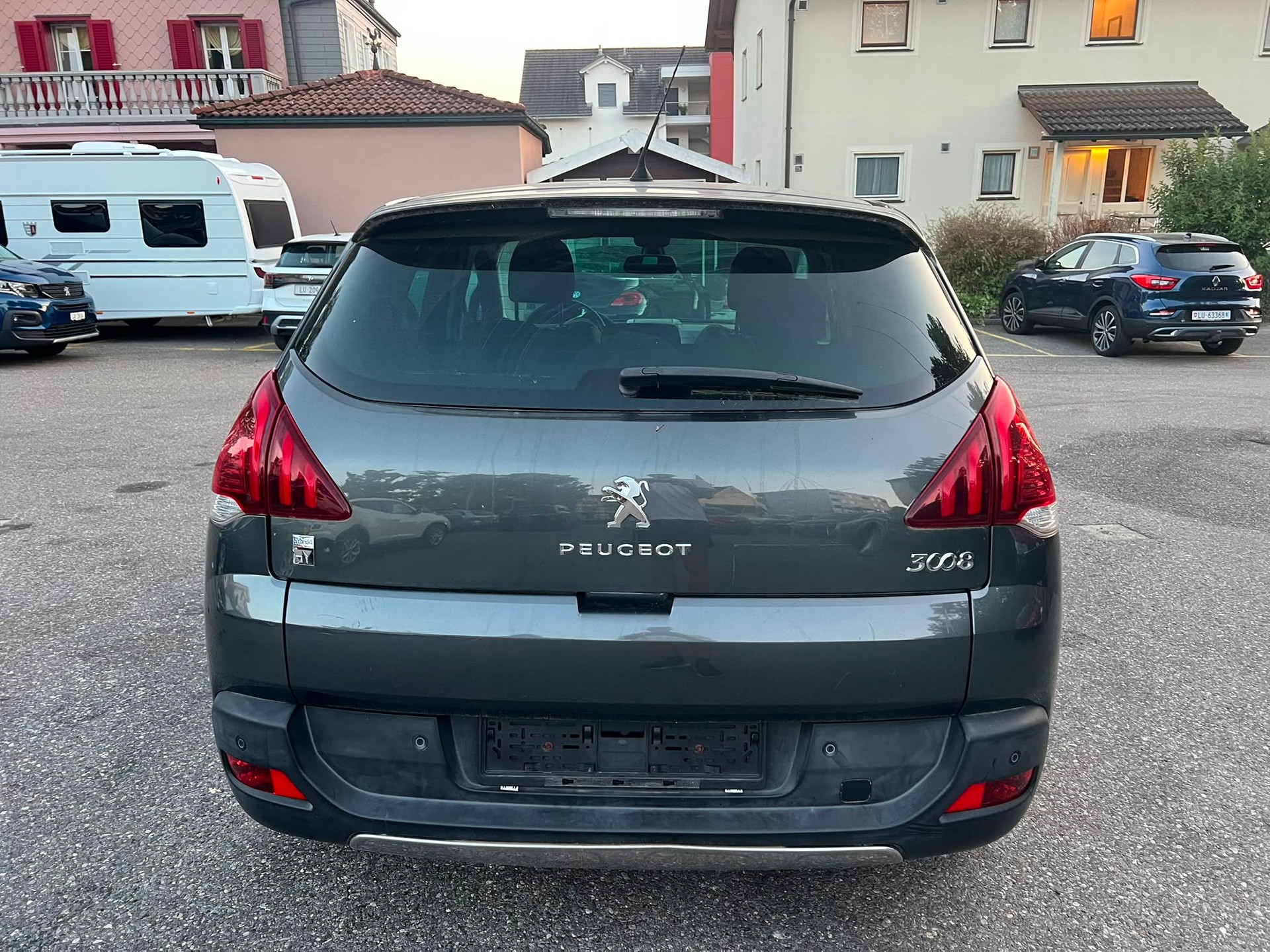 PEUGEOT 3008 HYbrid4 2.0 HDI ETG6-image-5