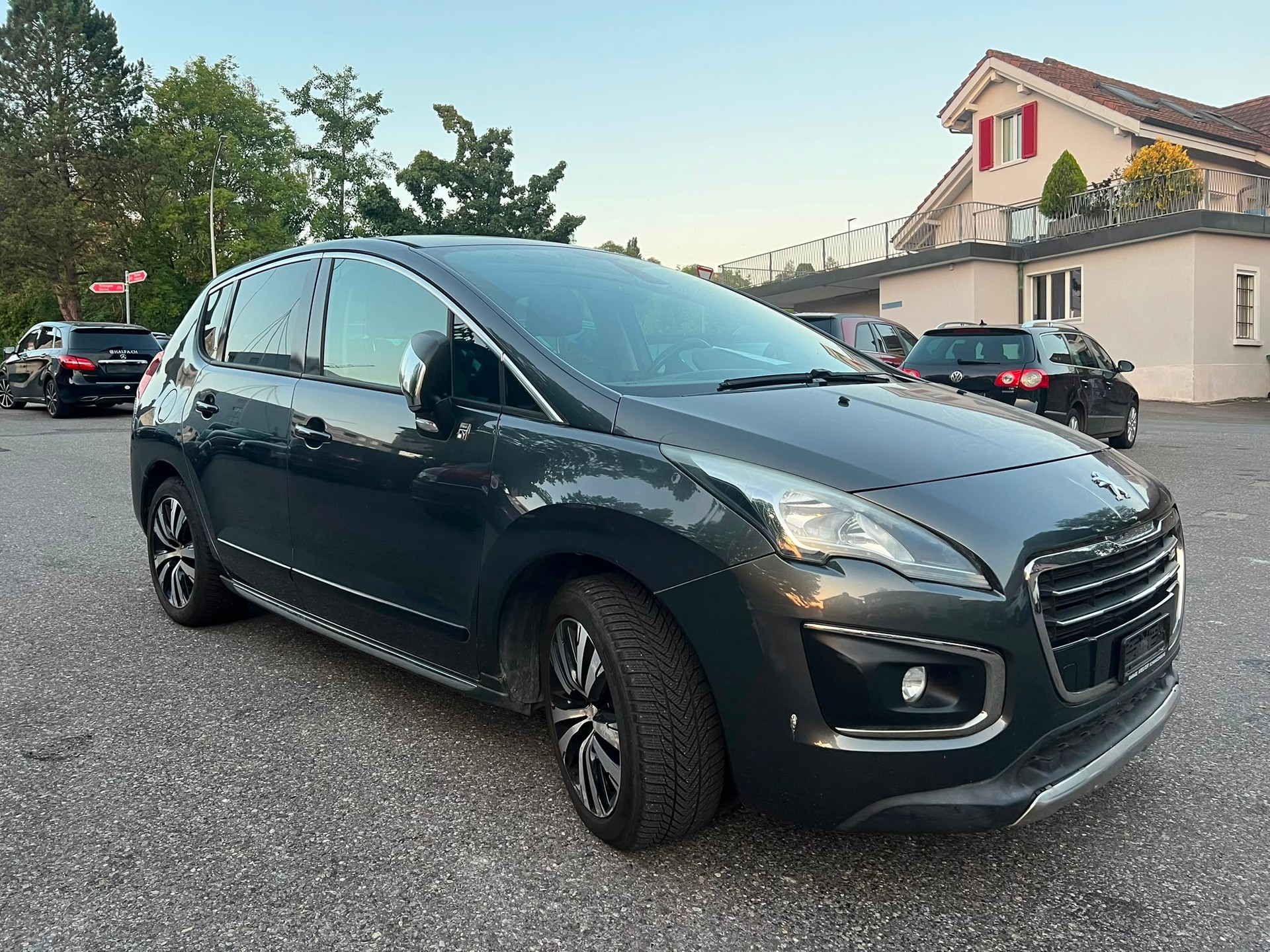 PEUGEOT 3008 HYbrid4 2.0 HDI ETG6-image-2