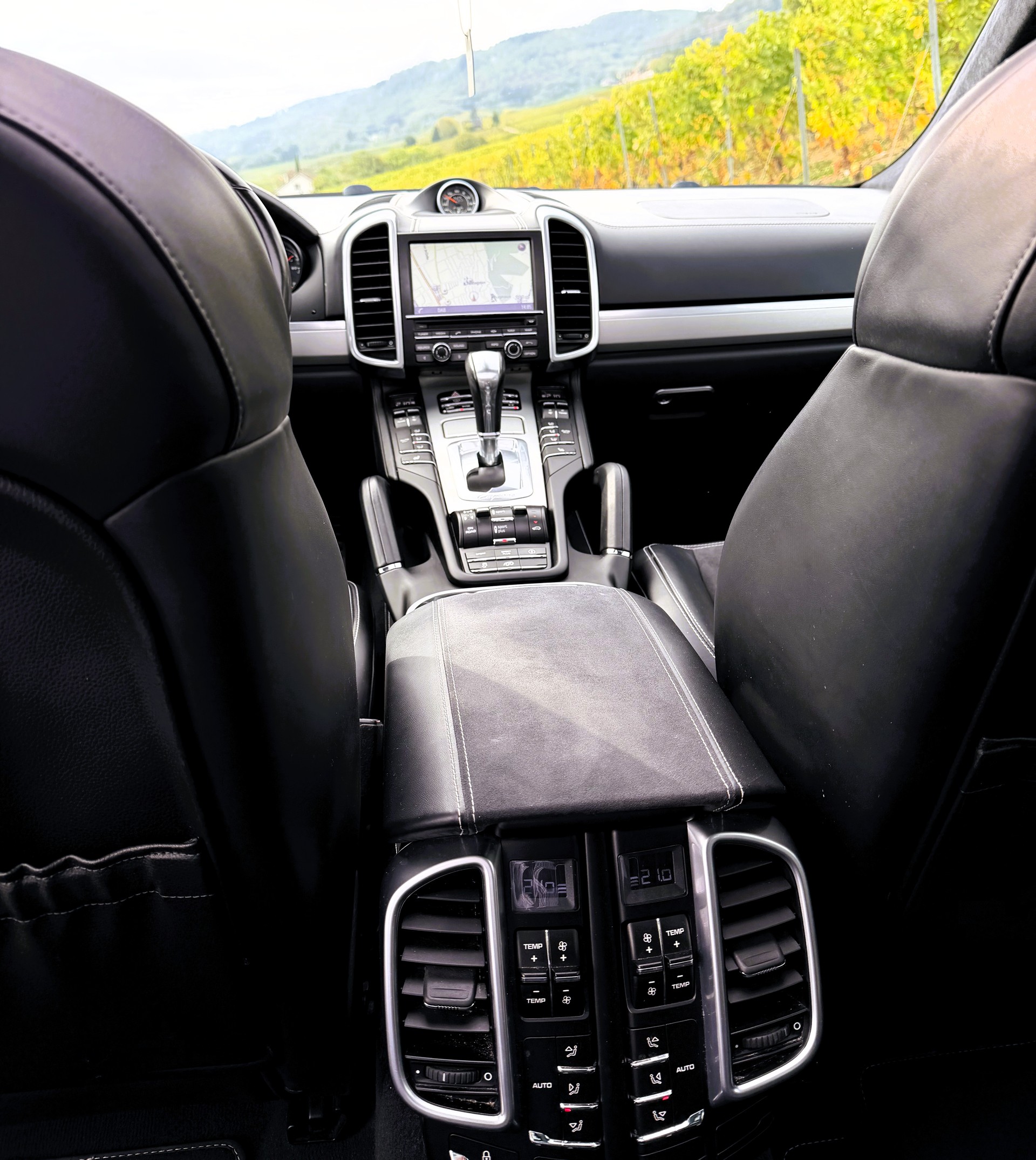 PORSCHE Cayenne GTS-image-22
