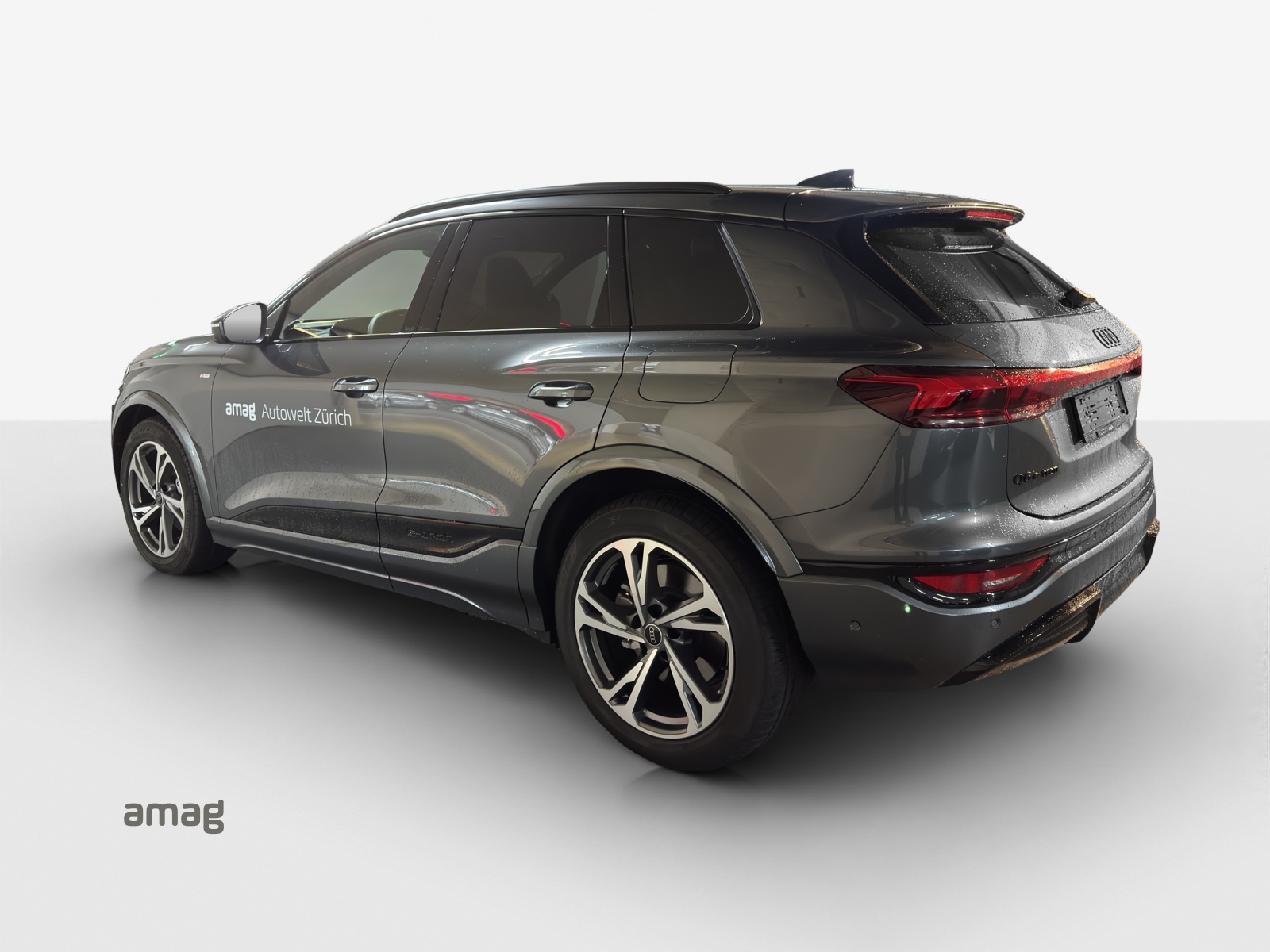AUDI Q6 e-tron quattro-showroom-element-2