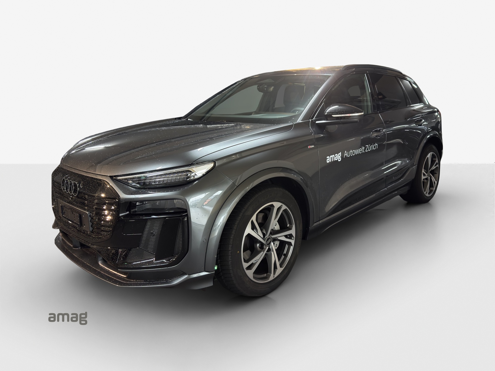 AUDI Q6 e-tron quattro
