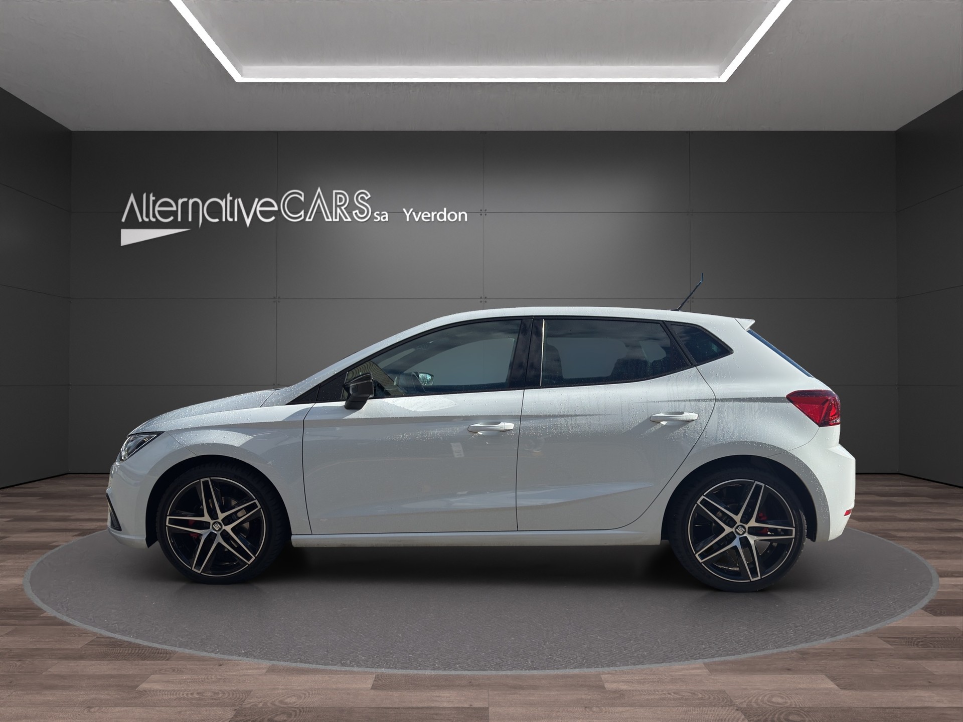SEAT Ibiza 1.0 EcoTSI Swiss FR-image-1