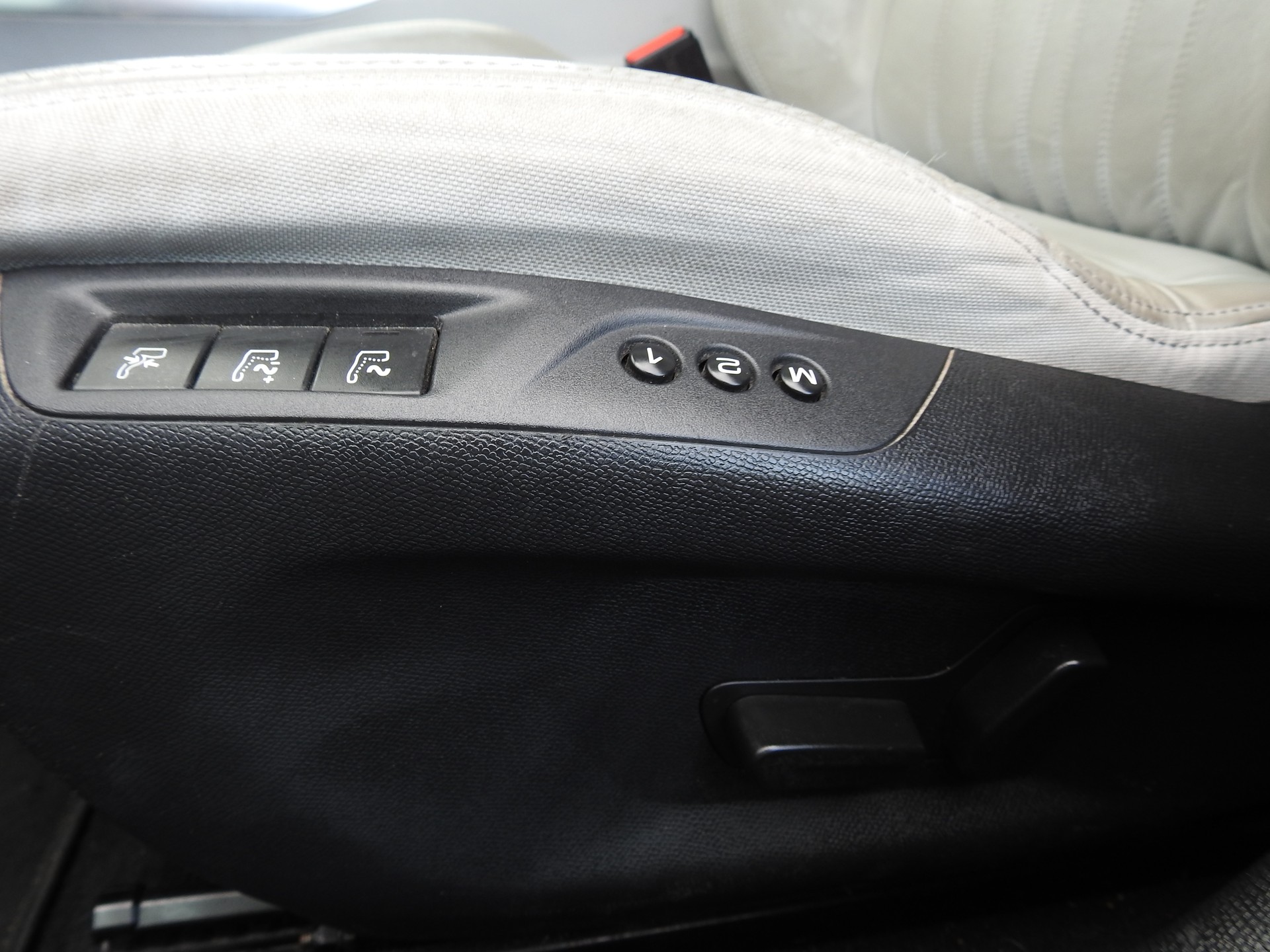 PEUGEOT 308 SW 2.0 BlueHDI Active Automatic-image-14