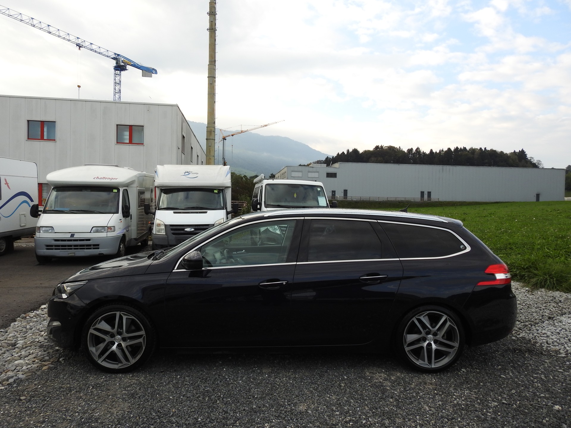 PEUGEOT 308 SW 2.0 BlueHDI Active Automatic-image-3