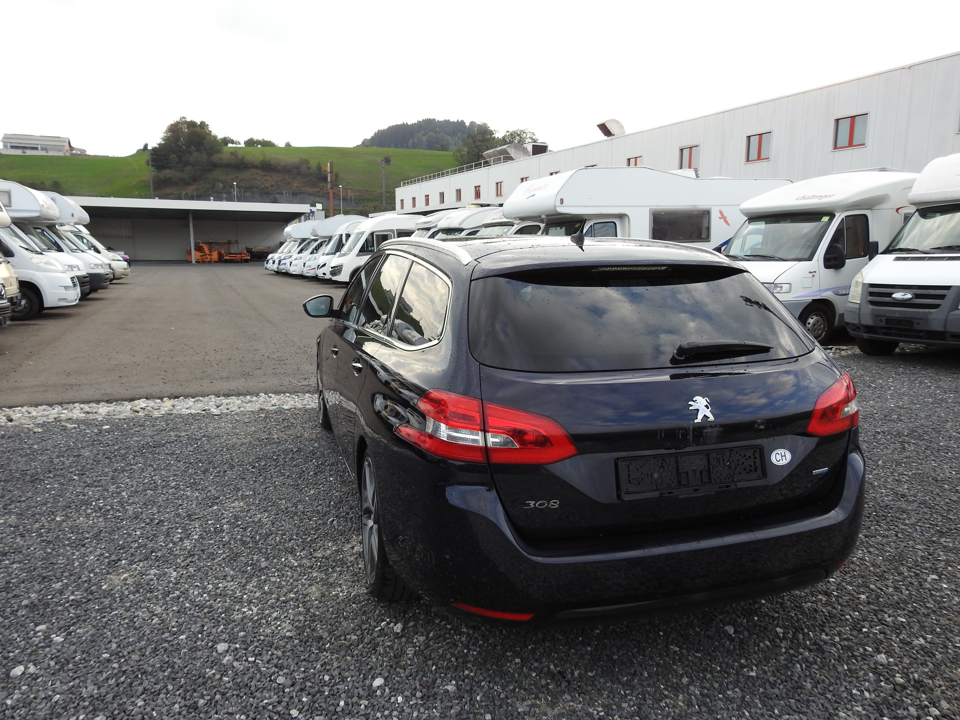 PEUGEOT 308 SW 2.0 BlueHDI Active Automatic-image-4