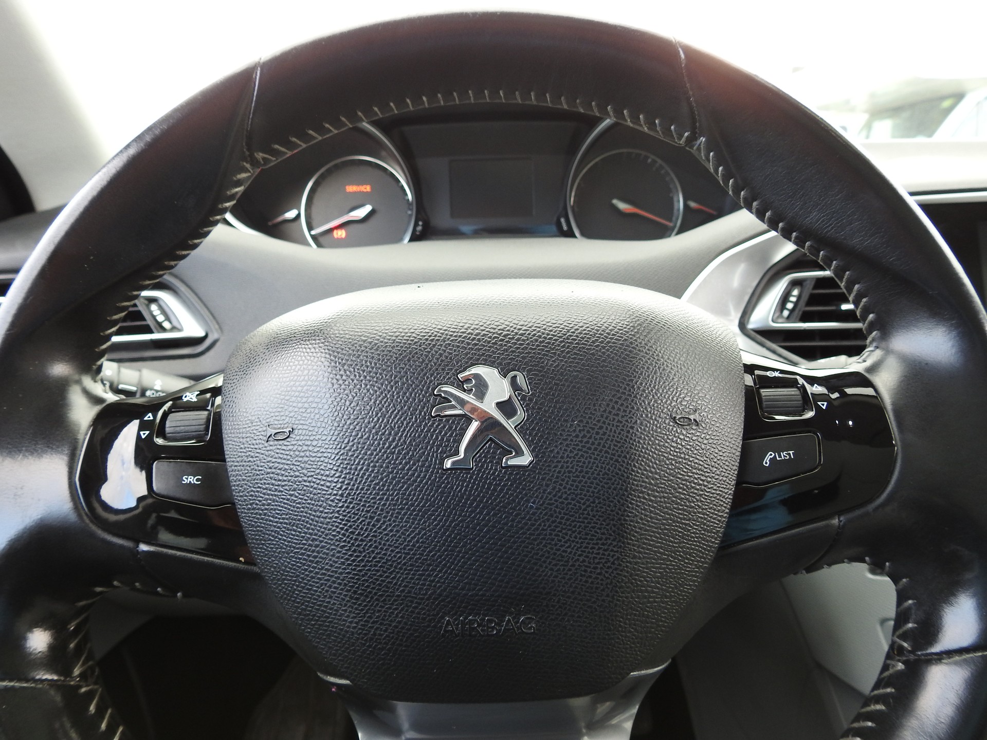 PEUGEOT 308 SW 2.0 BlueHDI Active Automatic-image-26